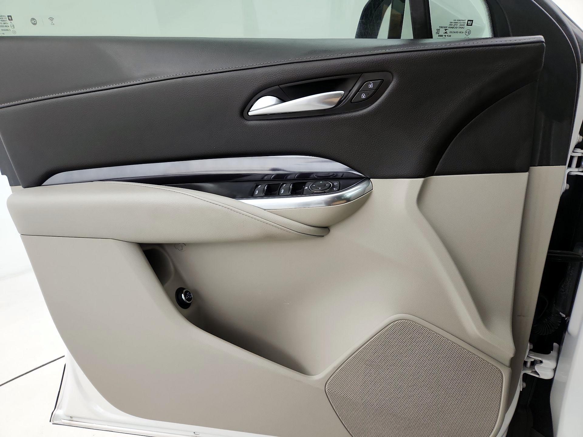 Thumbnail: 2023 Cadillac XT4 - 12