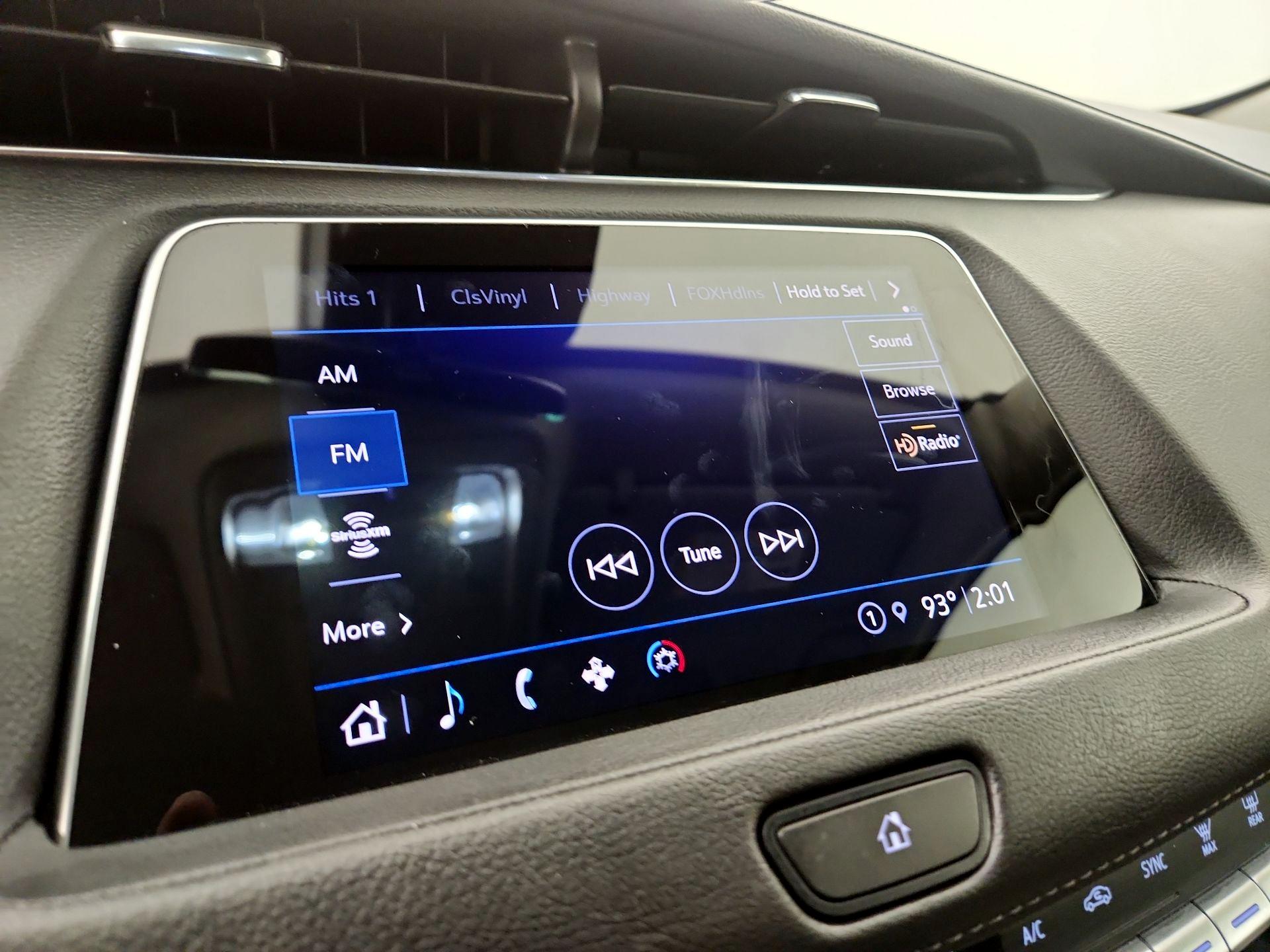 Thumbnail: 2023 Cadillac XT4 - 15