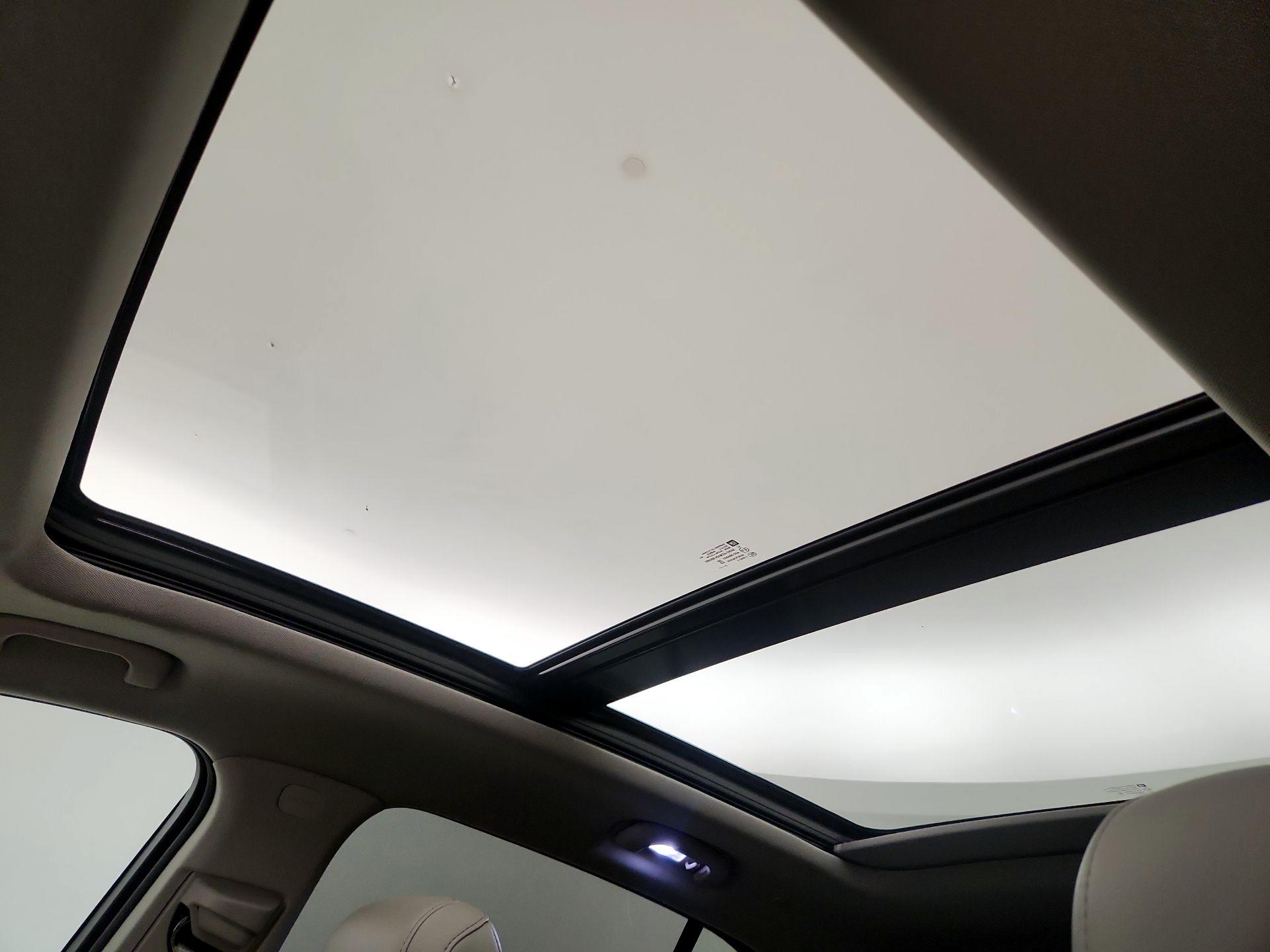 Thumbnail: 2023 Cadillac XT4 - 19