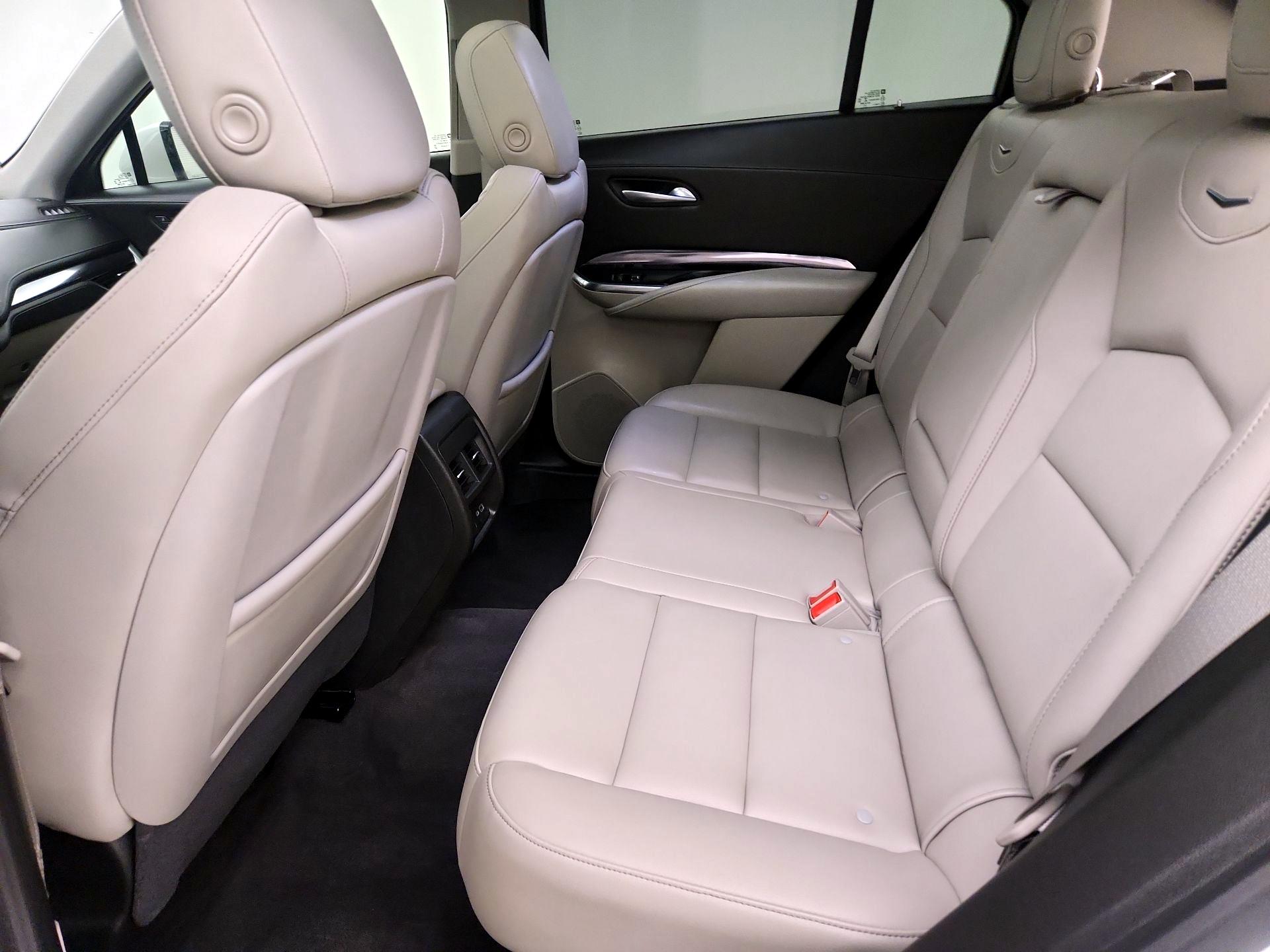 Thumbnail: 2023 Cadillac XT4 - 20