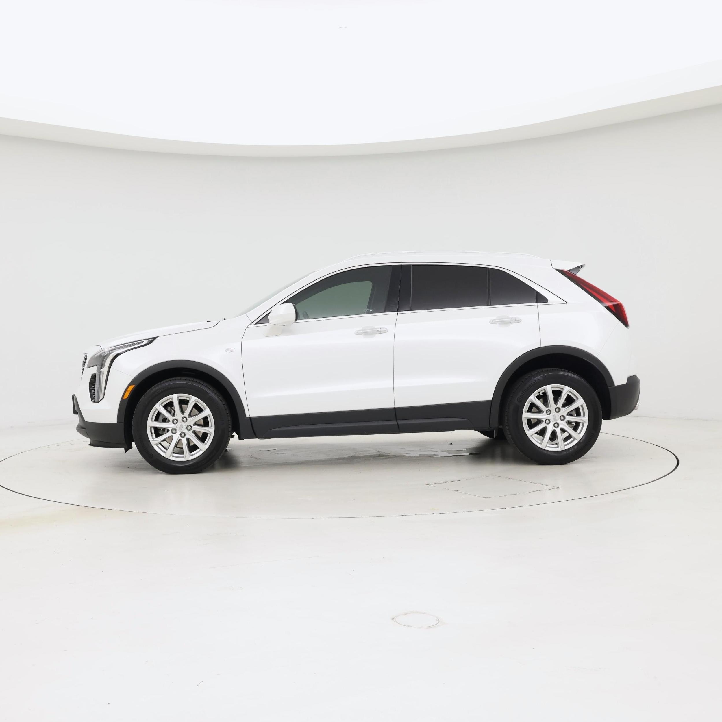 Thumbnail: 2023 Cadillac XT4 - 3