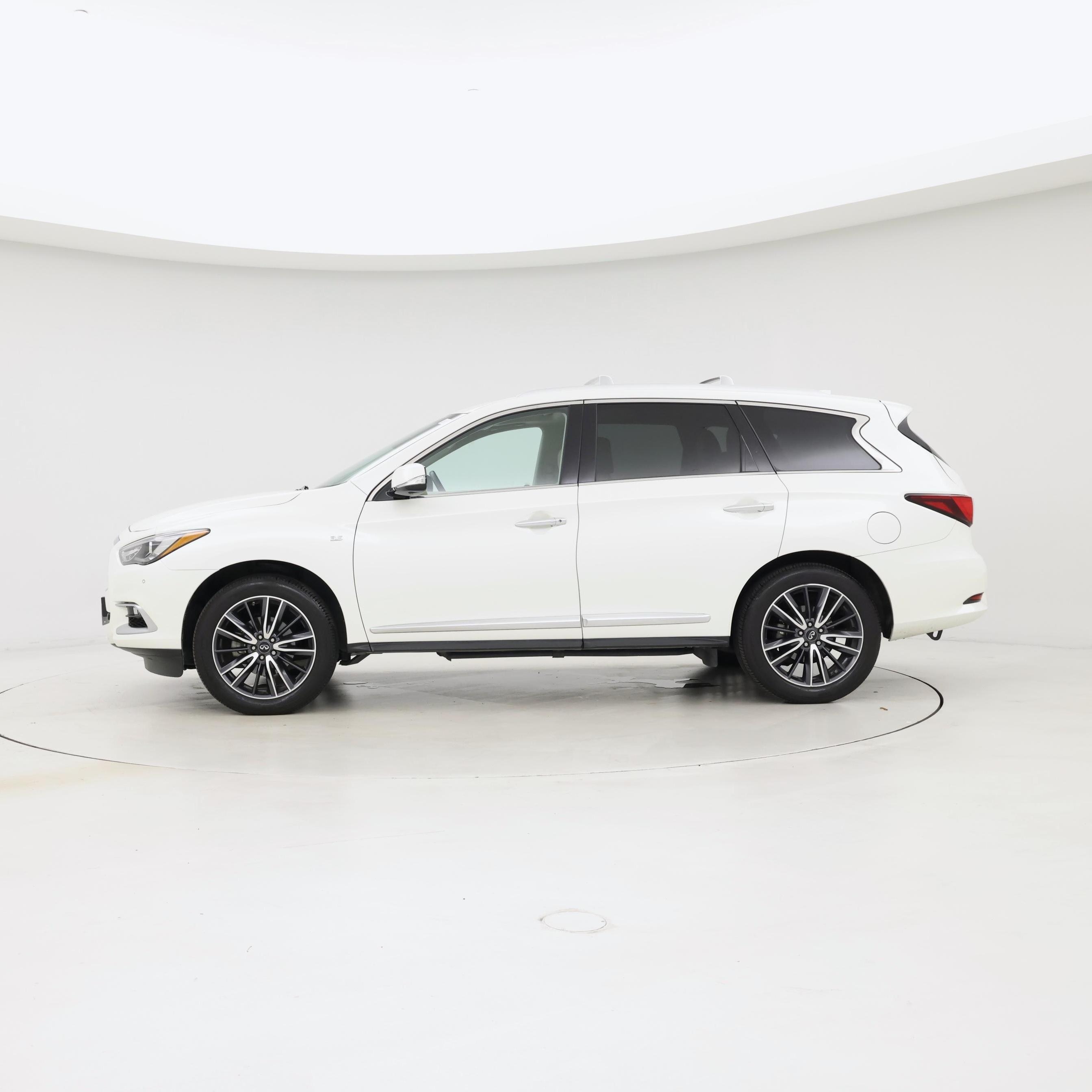 Thumbnail: 2016 INFINITI QX60 - 3