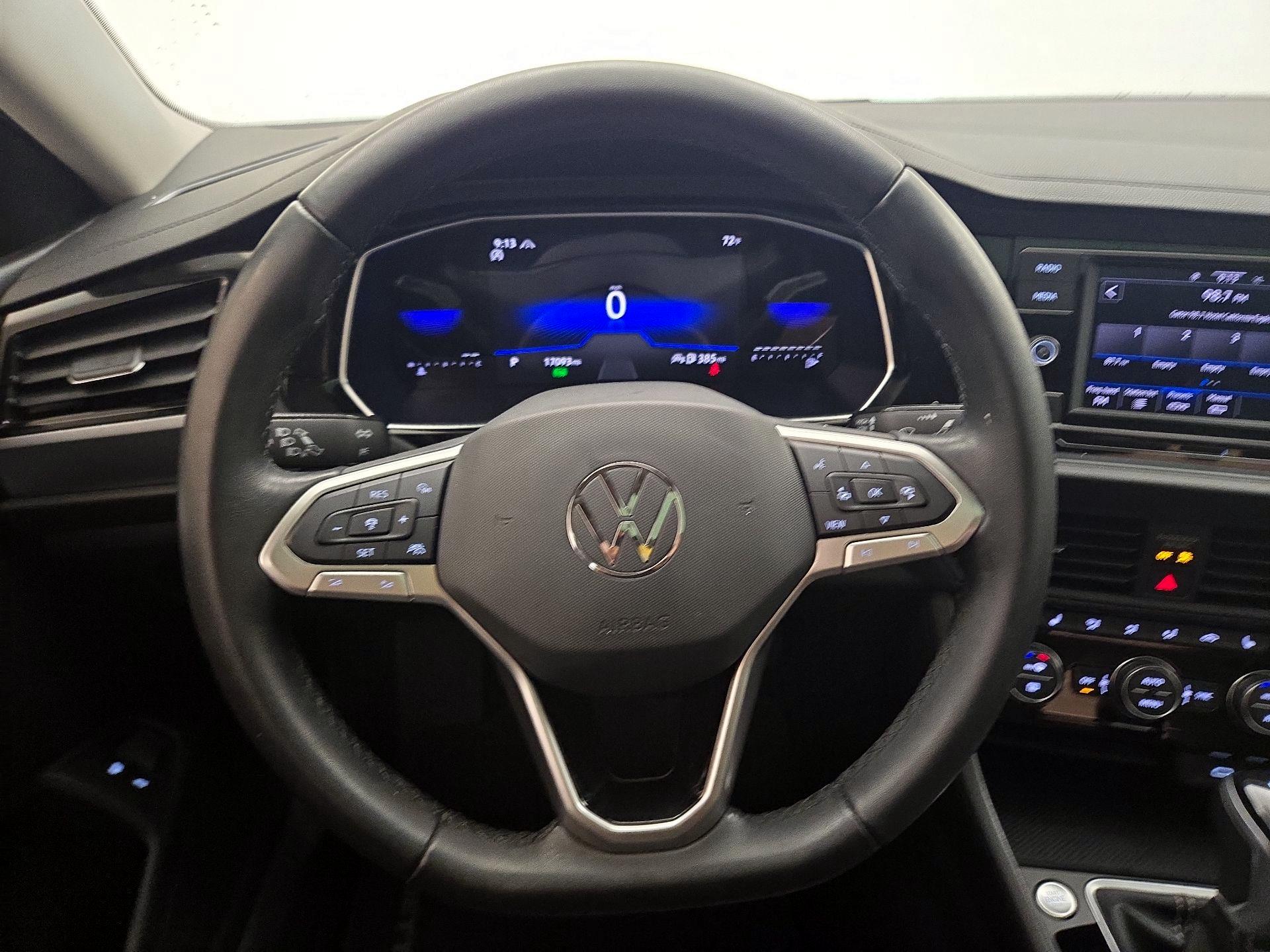 Thumbnail: 2023 Volkswagen Jetta - 10