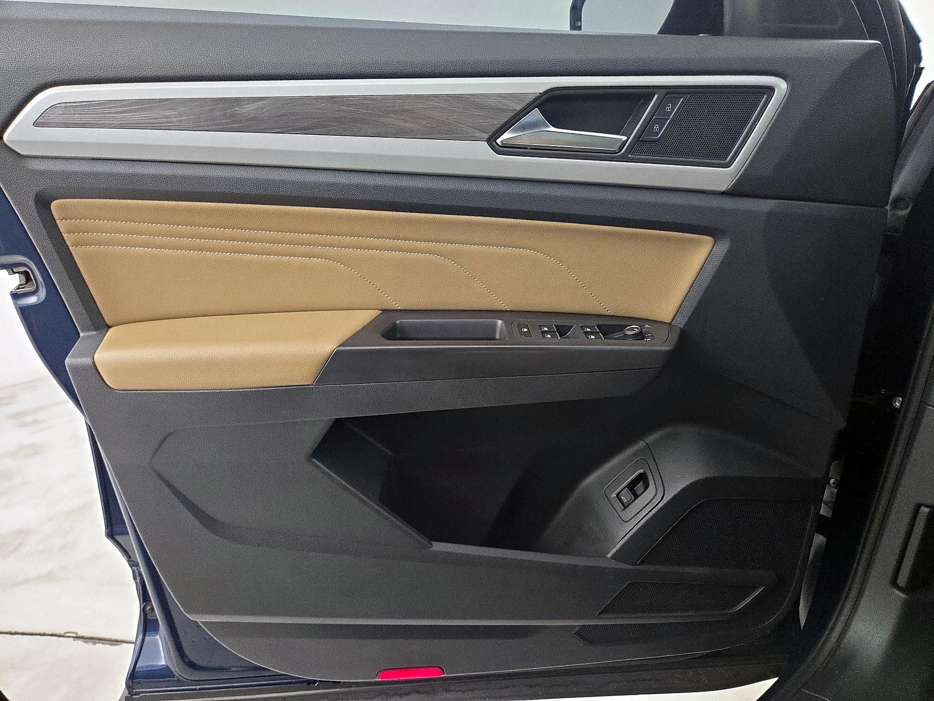 Thumbnail: 2022 Volkswagen Atlas - 10
