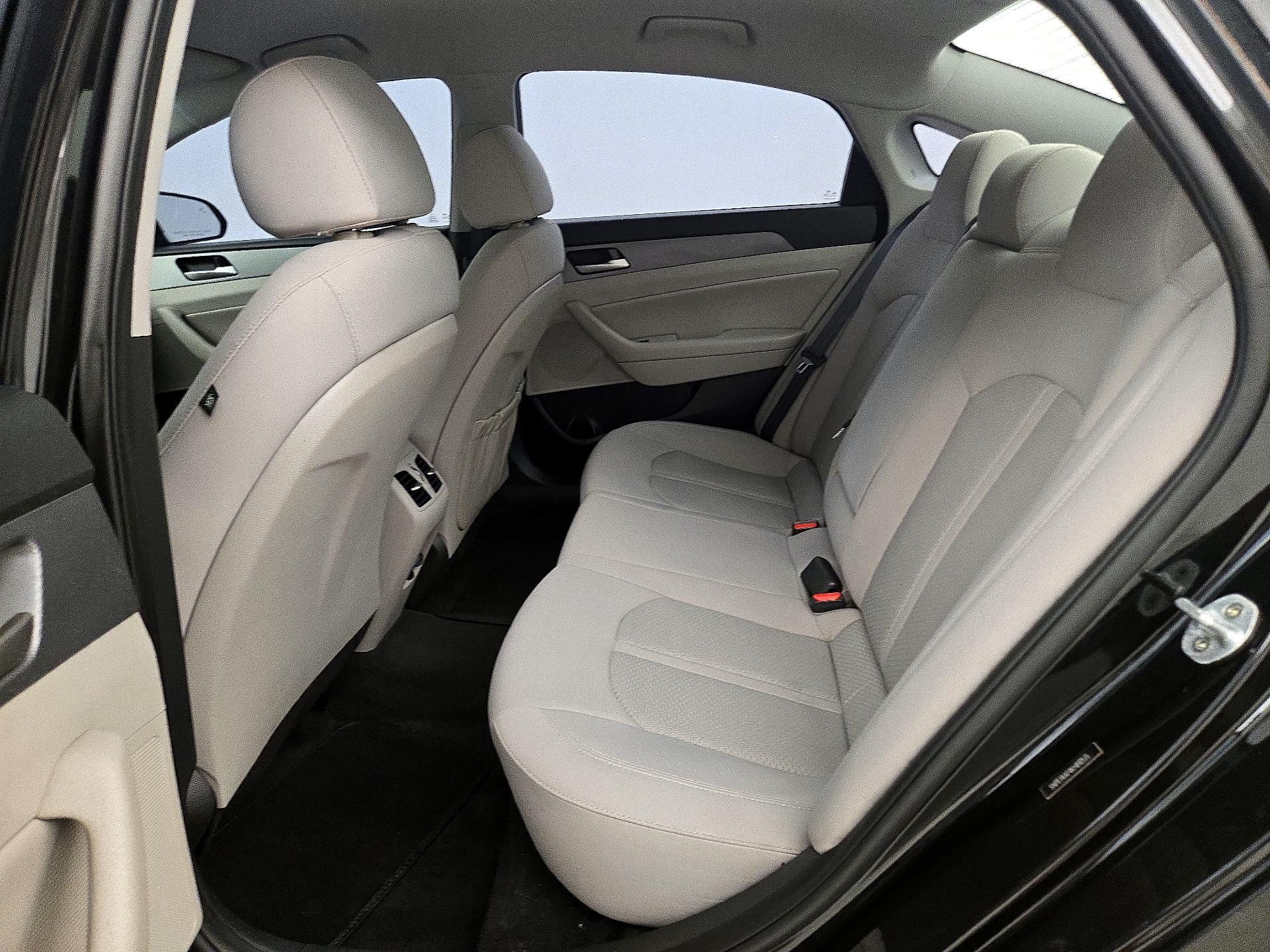 Thumbnail: 2019 Hyundai Sonata - 17