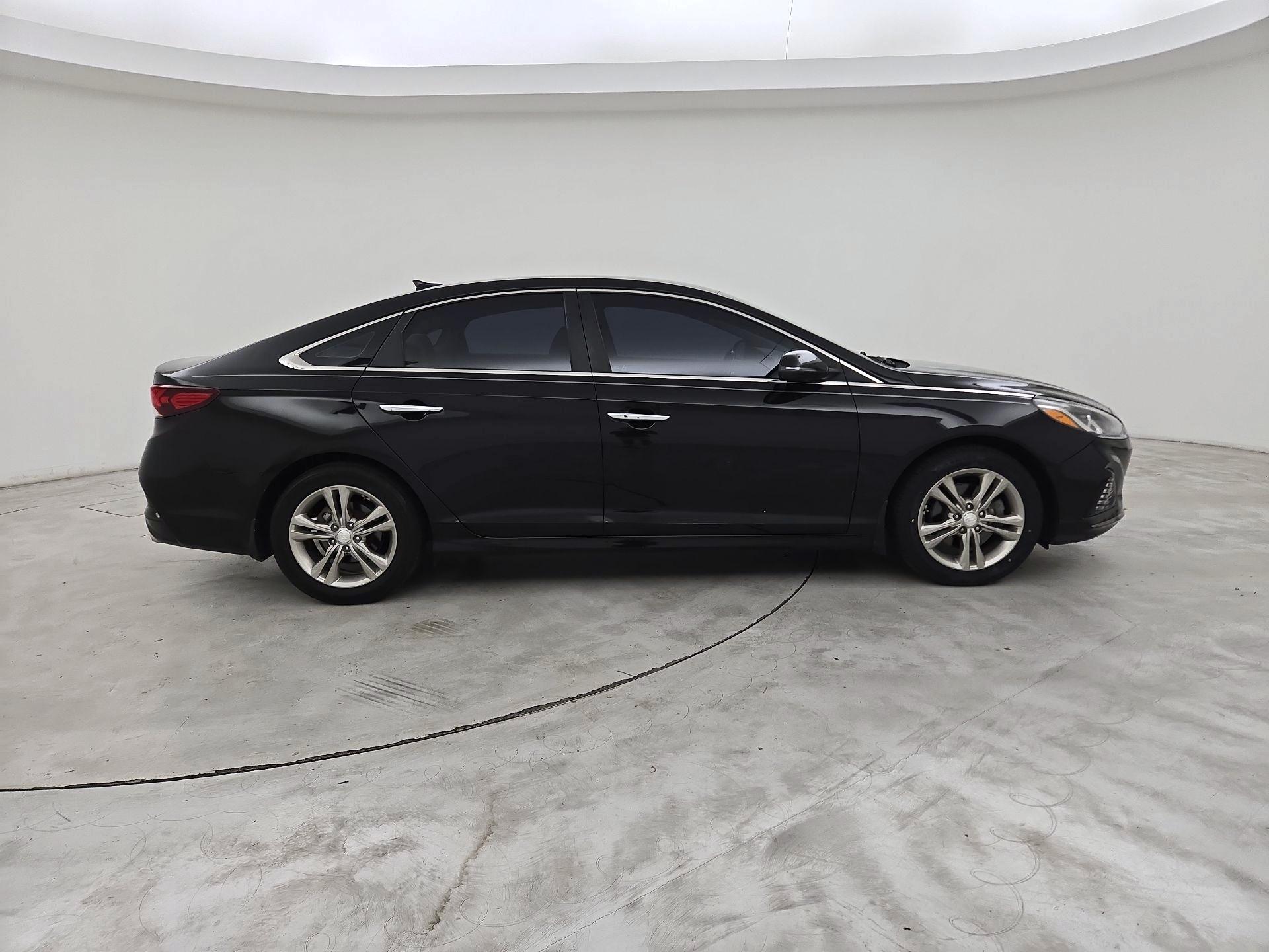 Thumbnail: 2019 Hyundai Sonata - 4