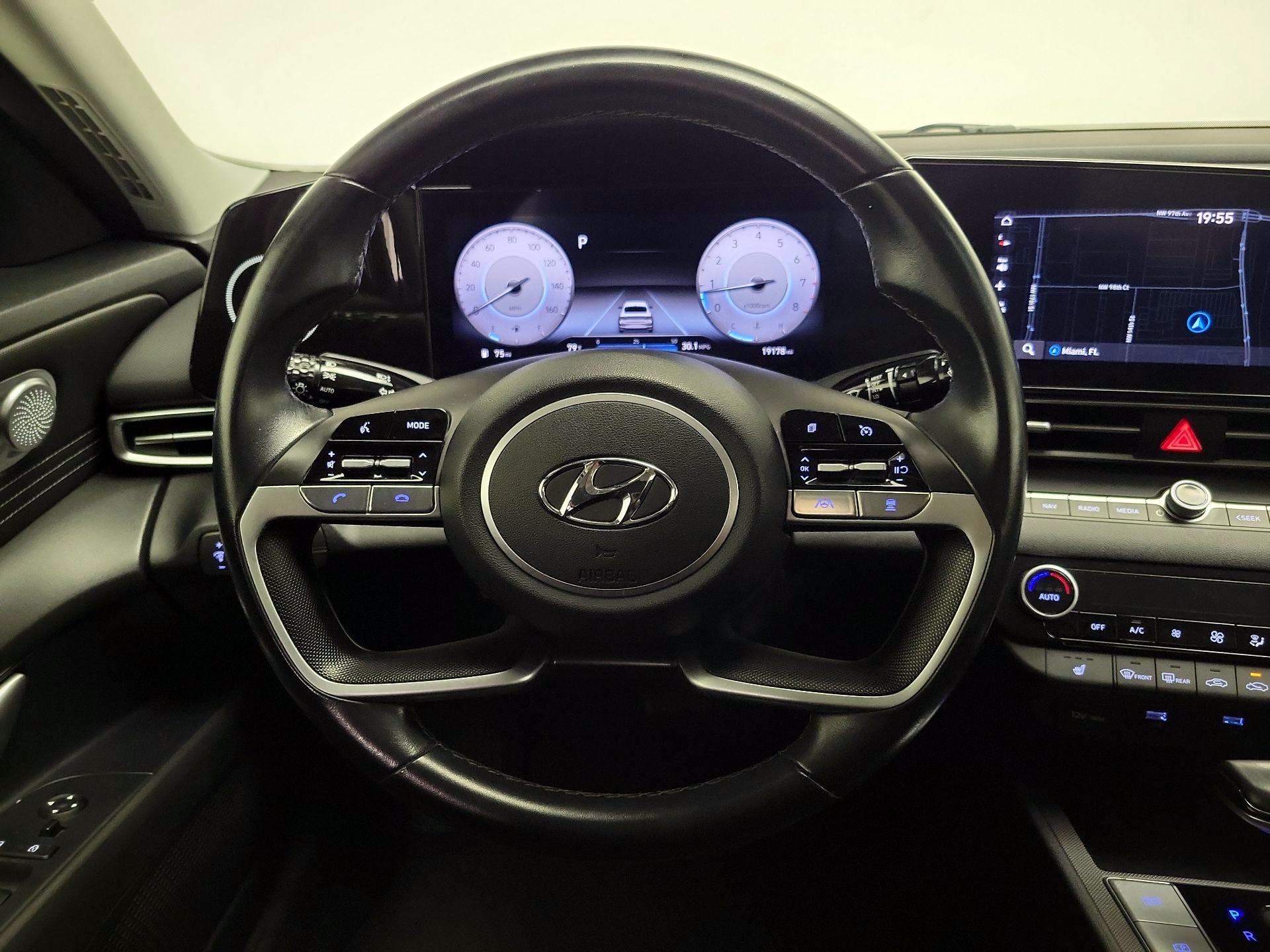 Thumbnail: 2023 Hyundai Elantra - 10