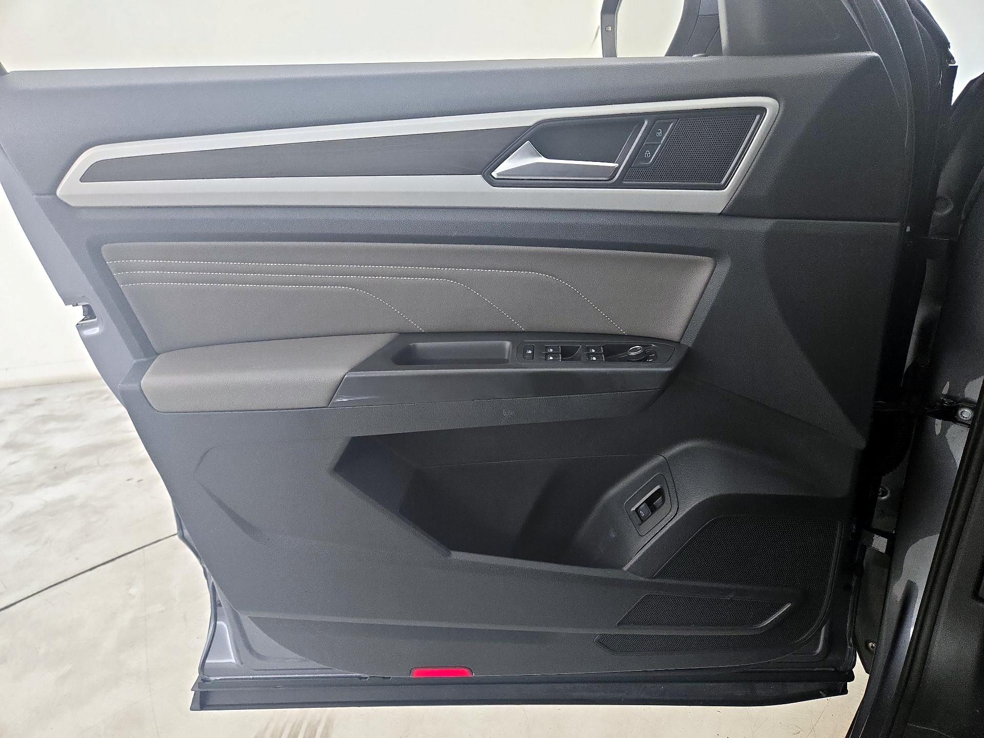 Thumbnail: 2022 Volkswagen Atlas - 12