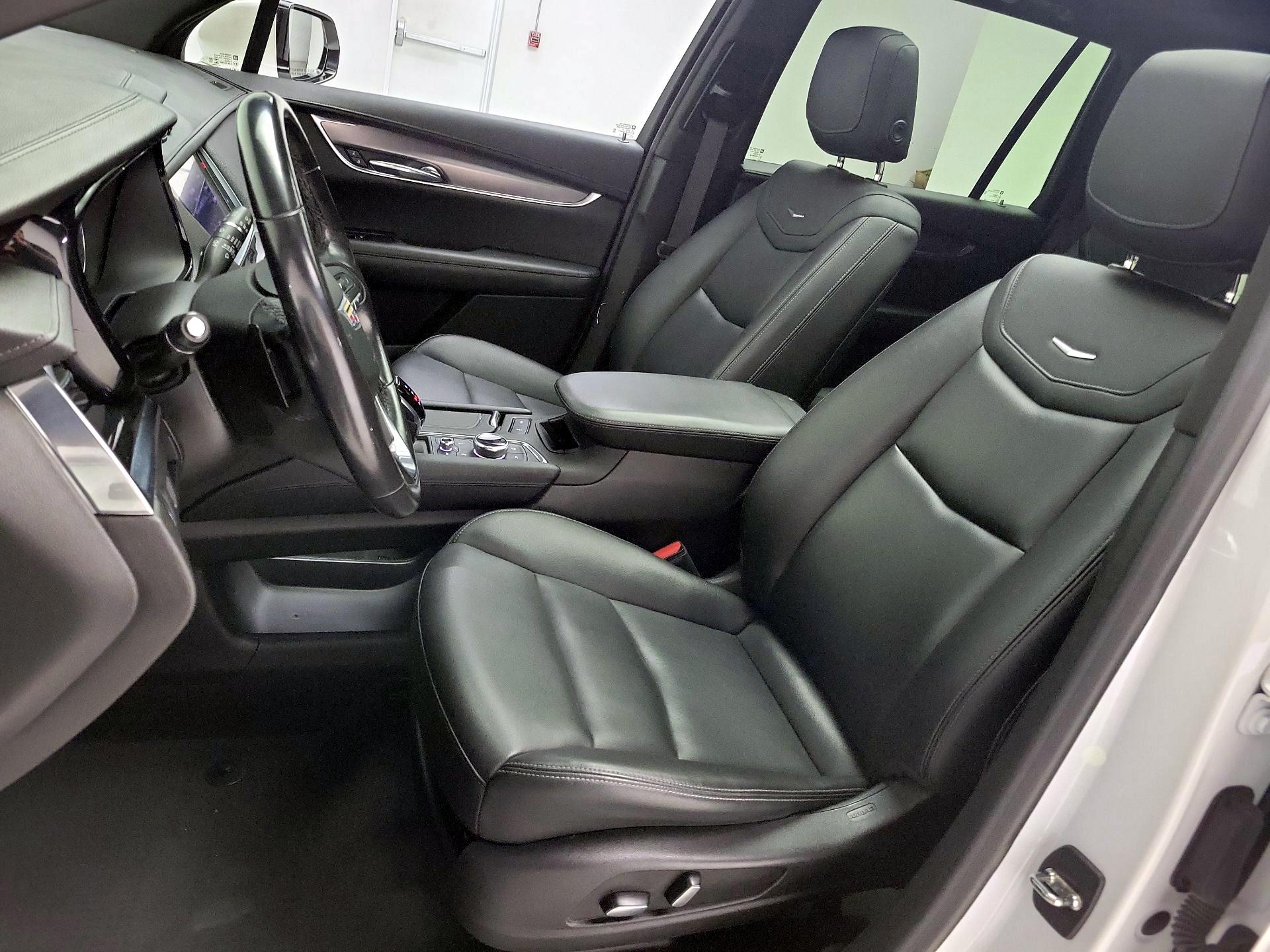 Thumbnail: 2021 Cadillac XT6 - 11