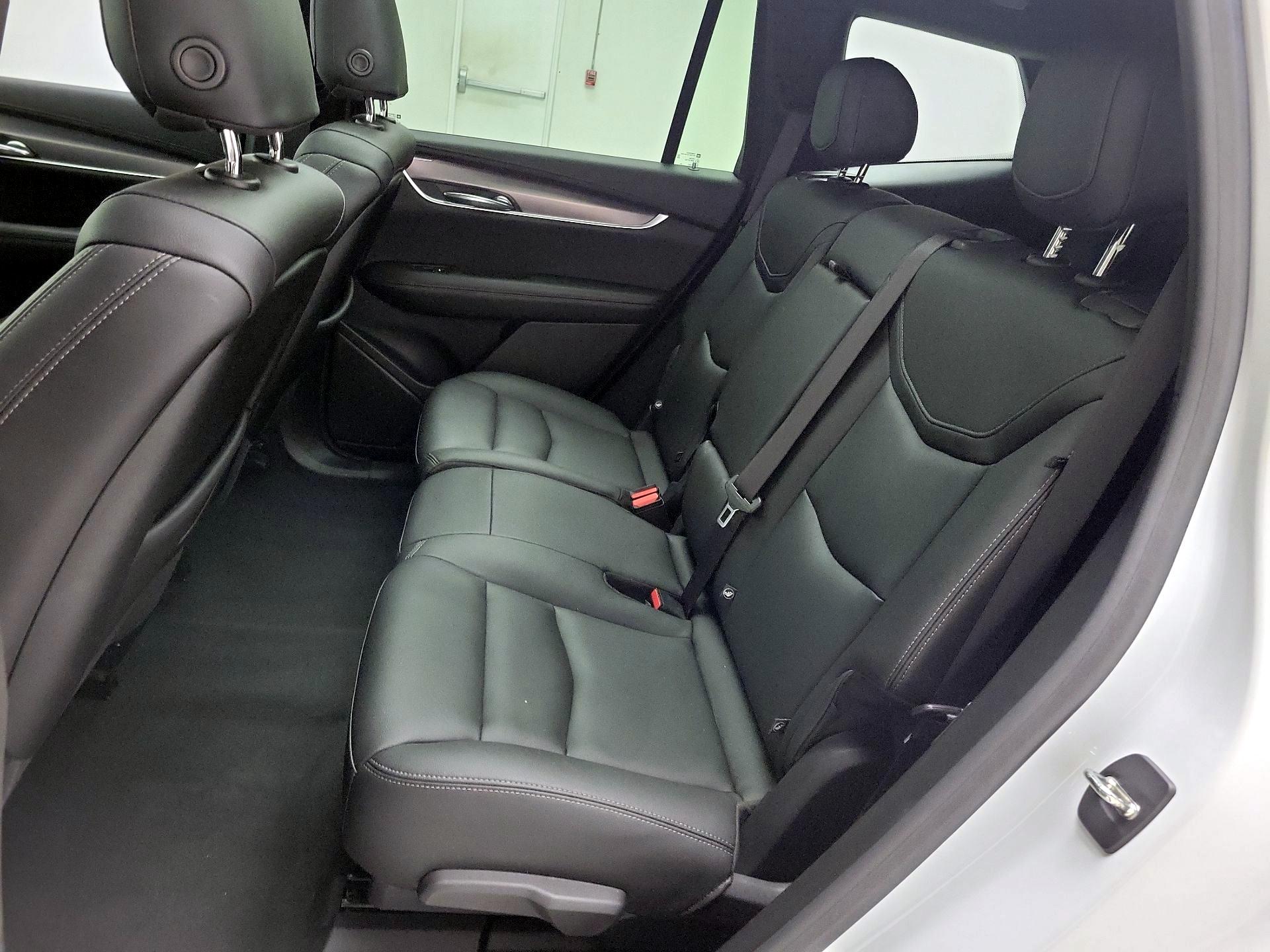 Thumbnail: 2021 Cadillac XT6 - 20