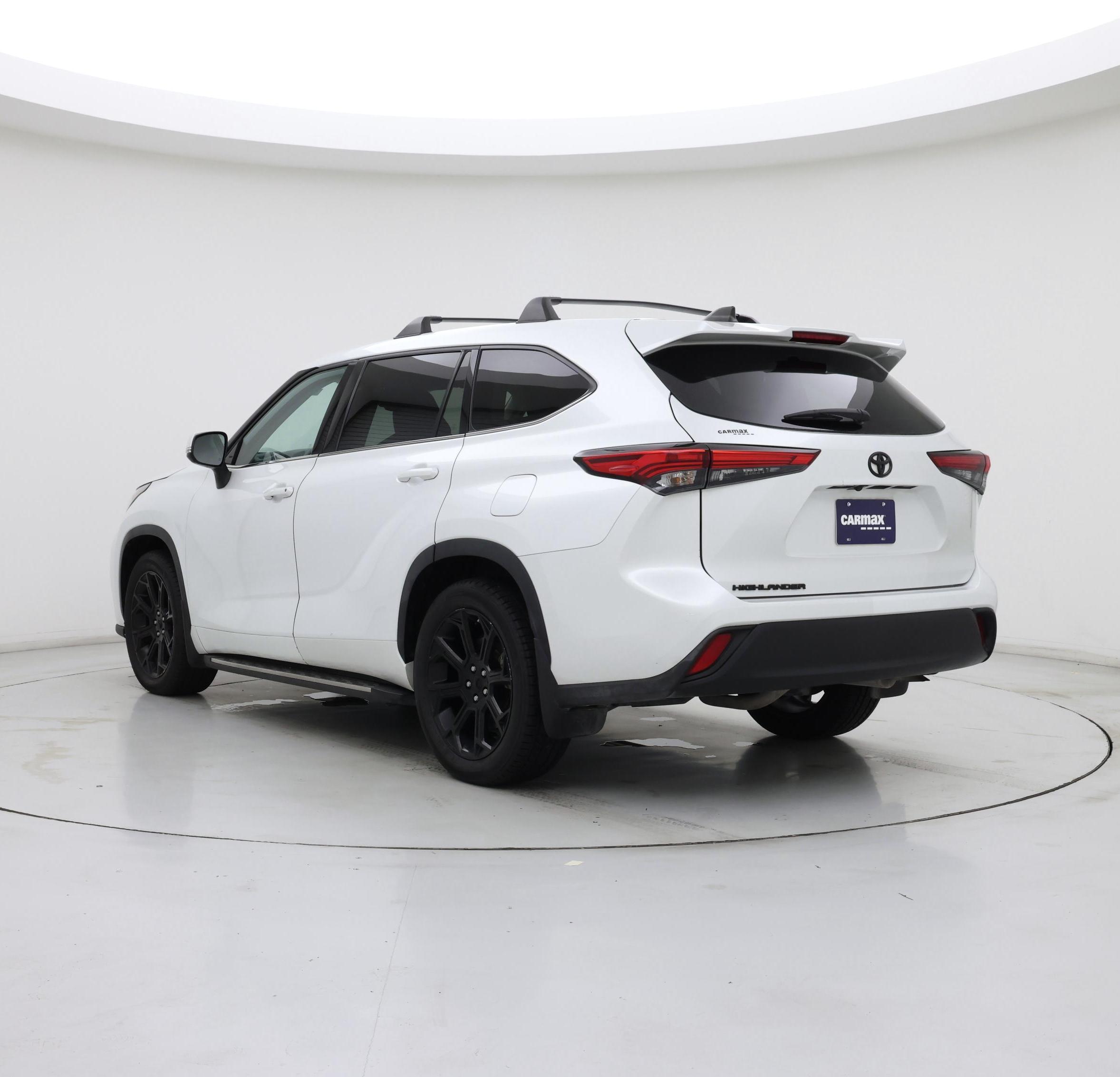 Thumbnail: 2022 Toyota Highlander - 2