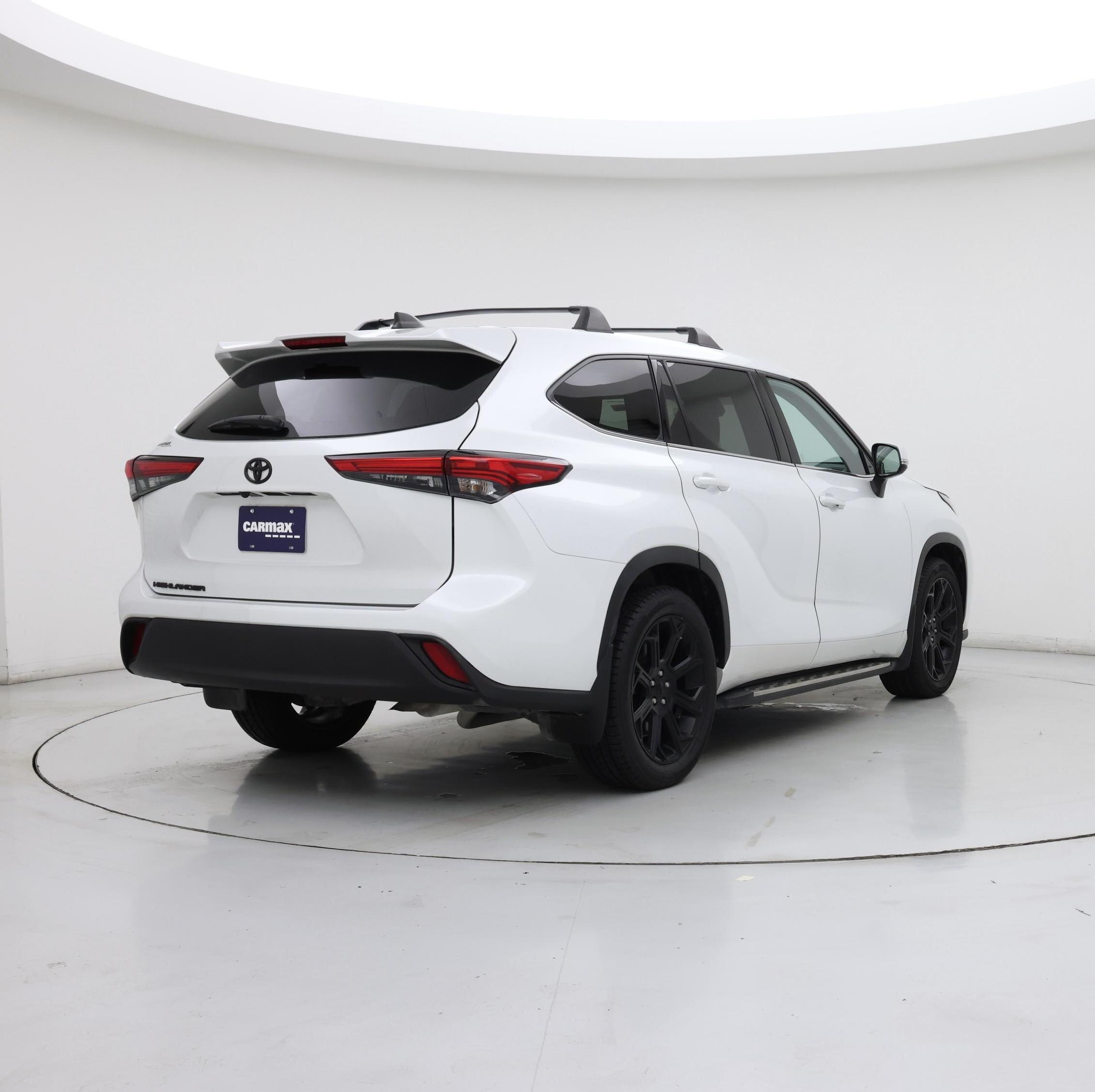Thumbnail: 2022 Toyota Highlander - 8