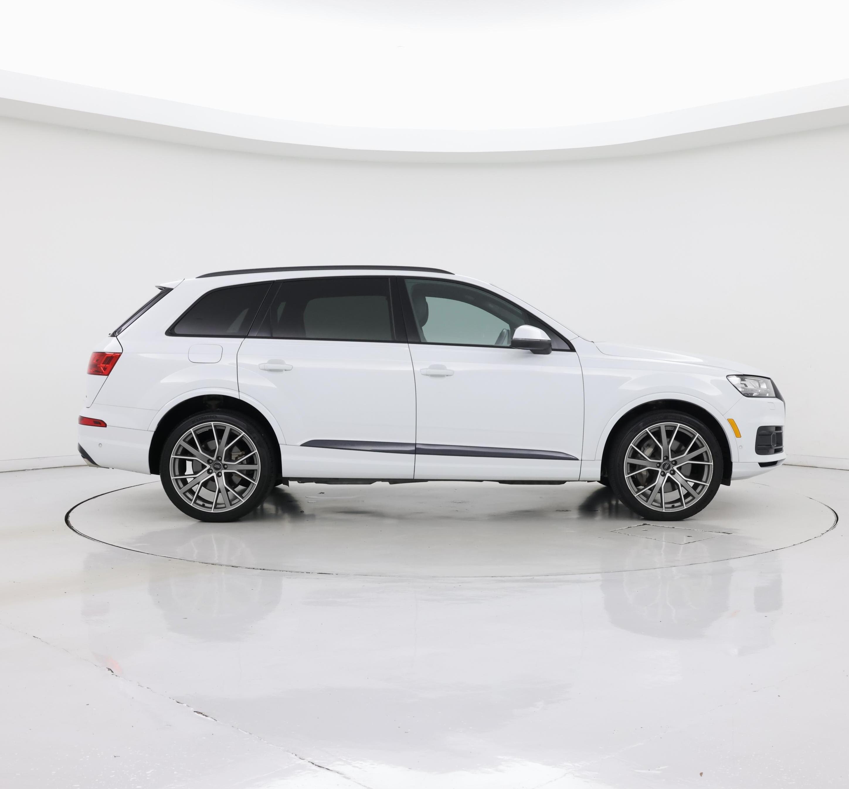 Thumbnail: 2019 Audi Q7 - 7