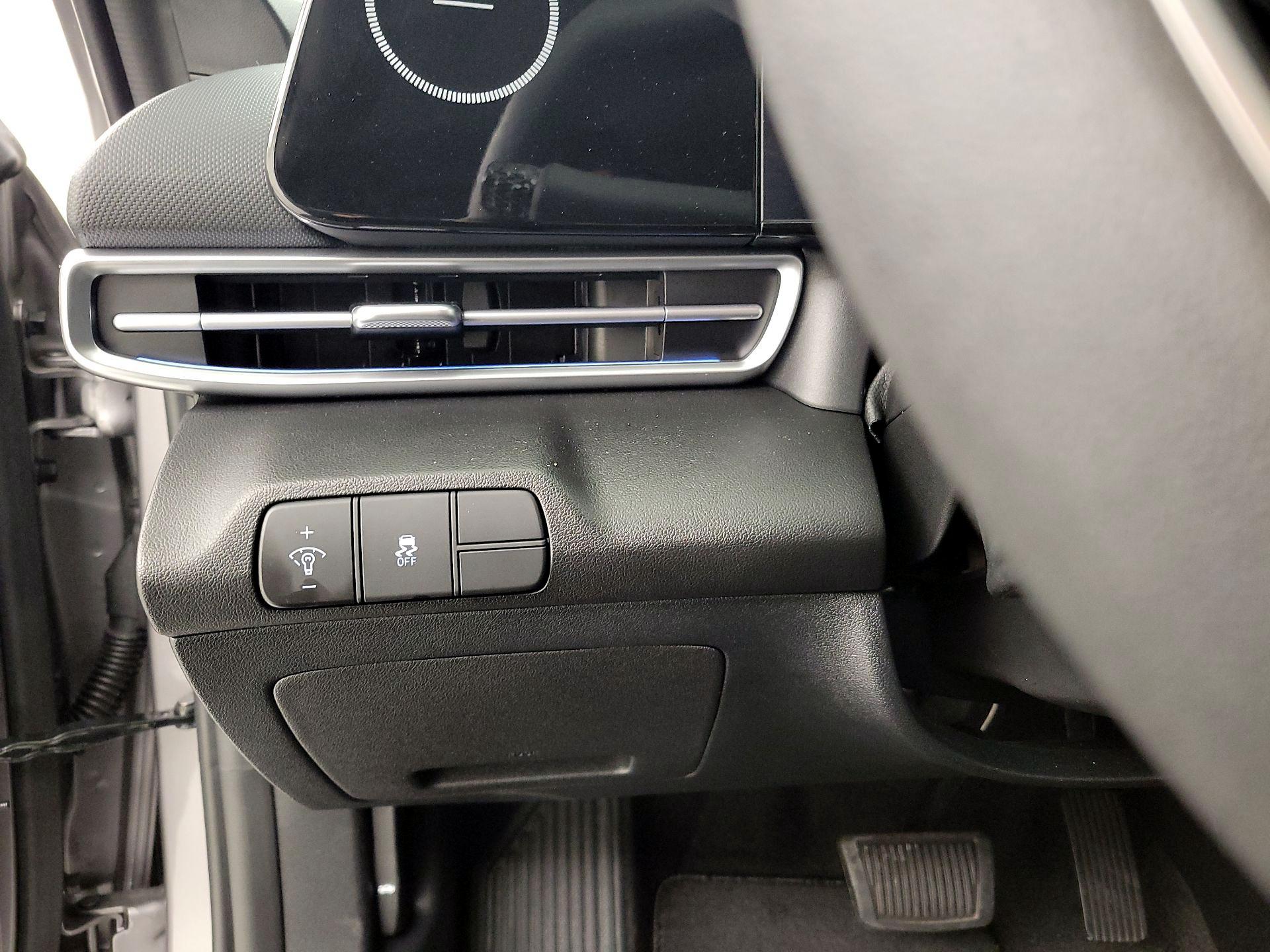 Thumbnail: 2024 Hyundai Elantra - 13