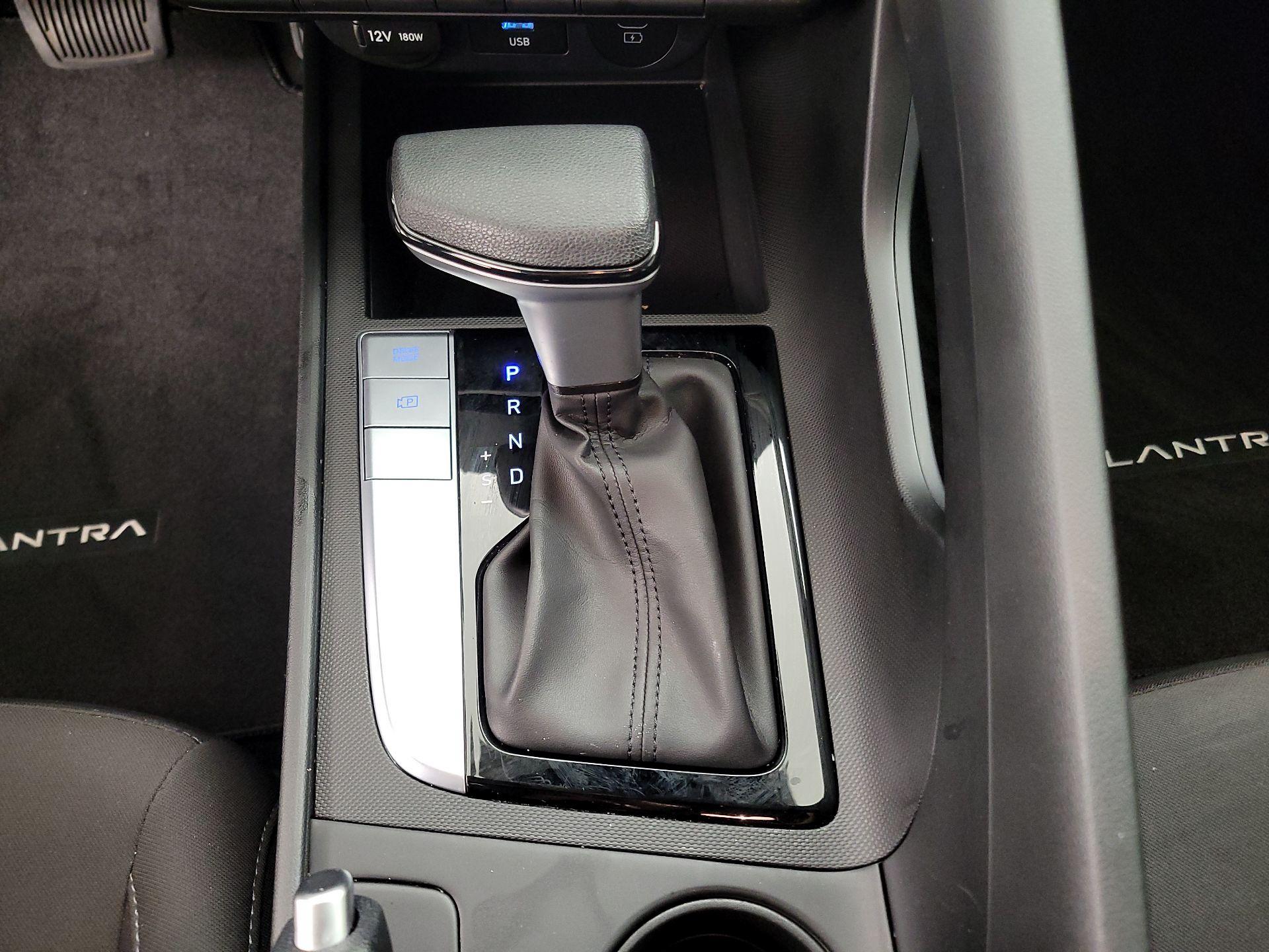 Thumbnail: 2024 Hyundai Elantra - 18