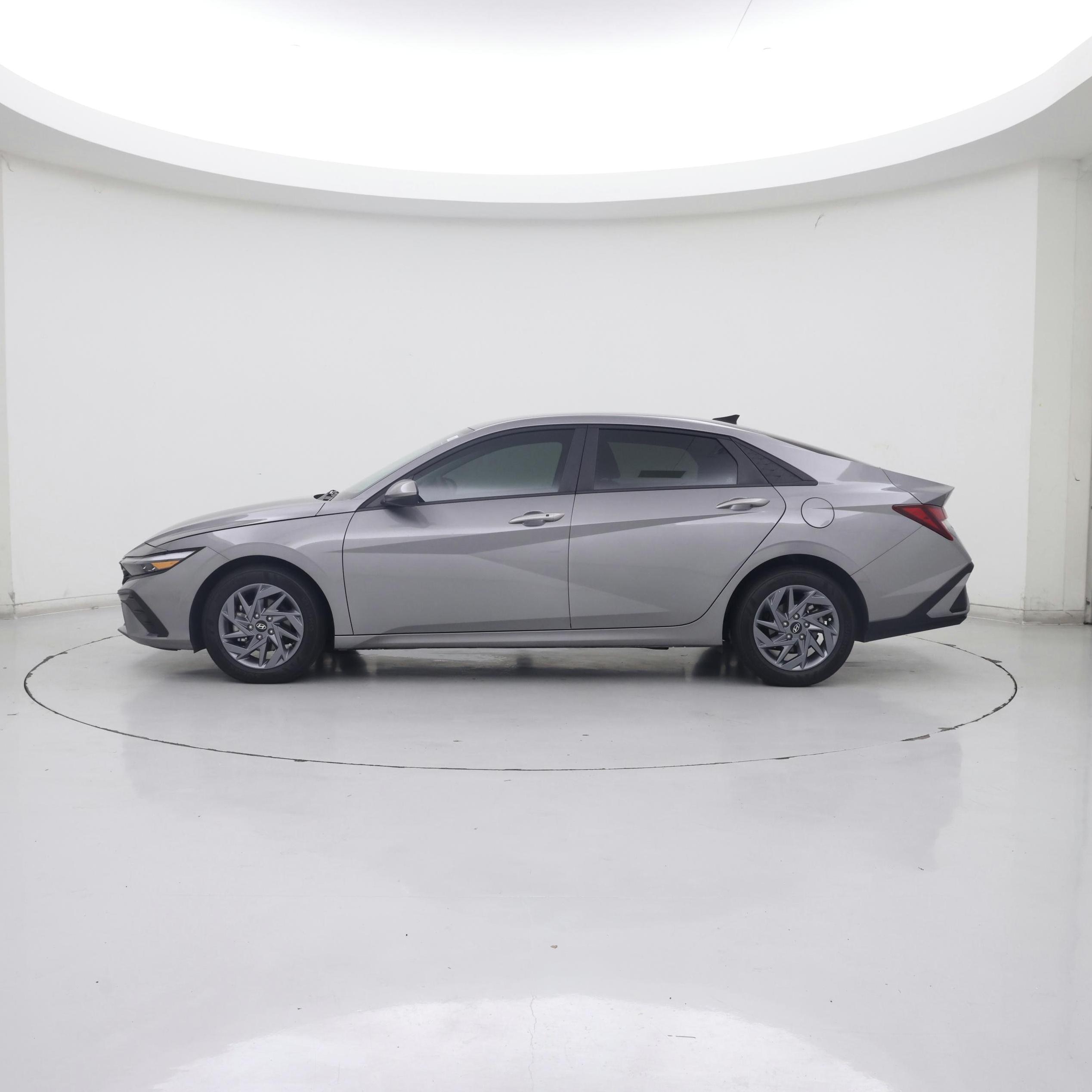 Thumbnail: 2024 Hyundai Elantra - 3