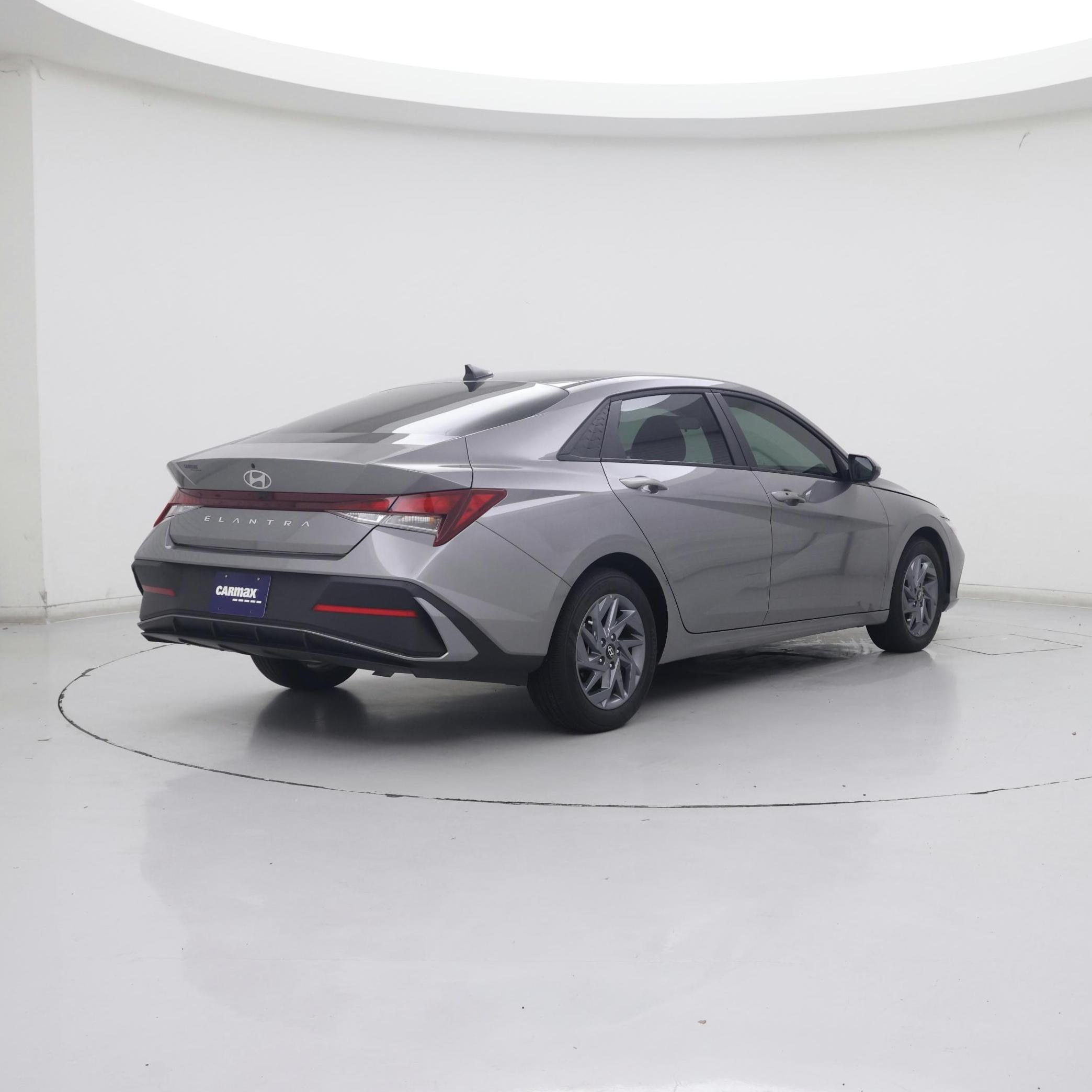 Thumbnail: 2024 Hyundai Elantra - 8