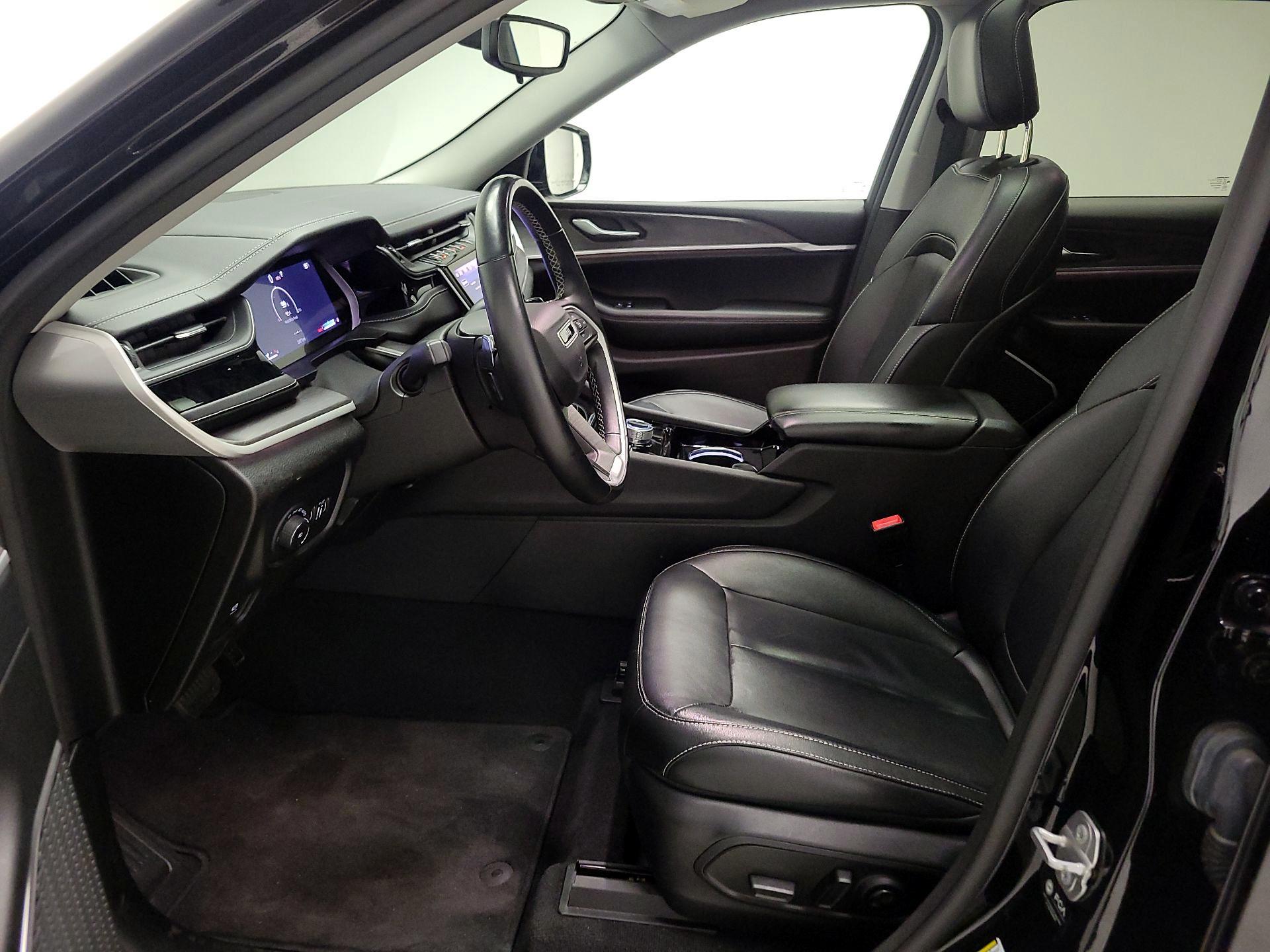 Thumbnail: 2022 Jeep Grand Cherokee - 11