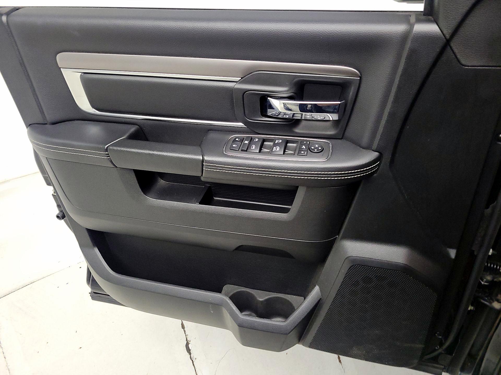 Thumbnail: 2022 RAM 1500 Classic - 12