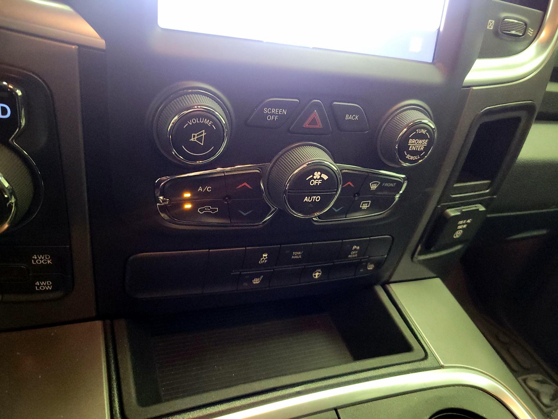 Thumbnail: 2022 RAM 1500 Classic - 16