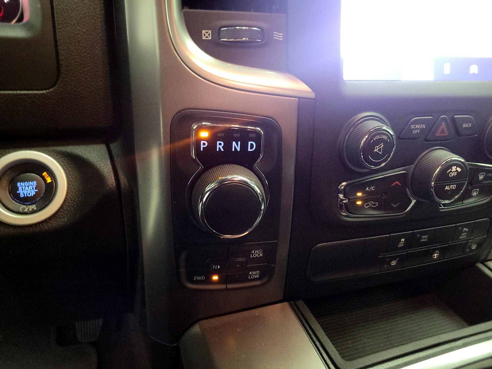 Thumbnail: 2022 RAM 1500 Classic - 17