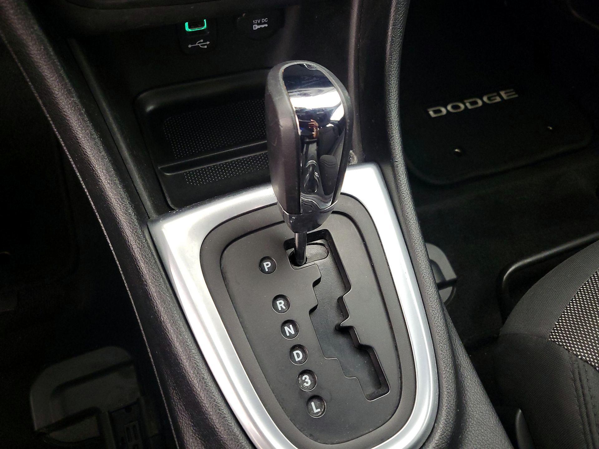 Thumbnail: 2014 Dodge Avenger - 15