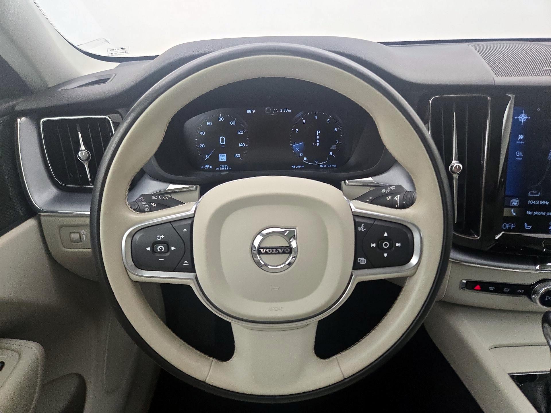 Thumbnail: 2020 Volvo XC60 - 10