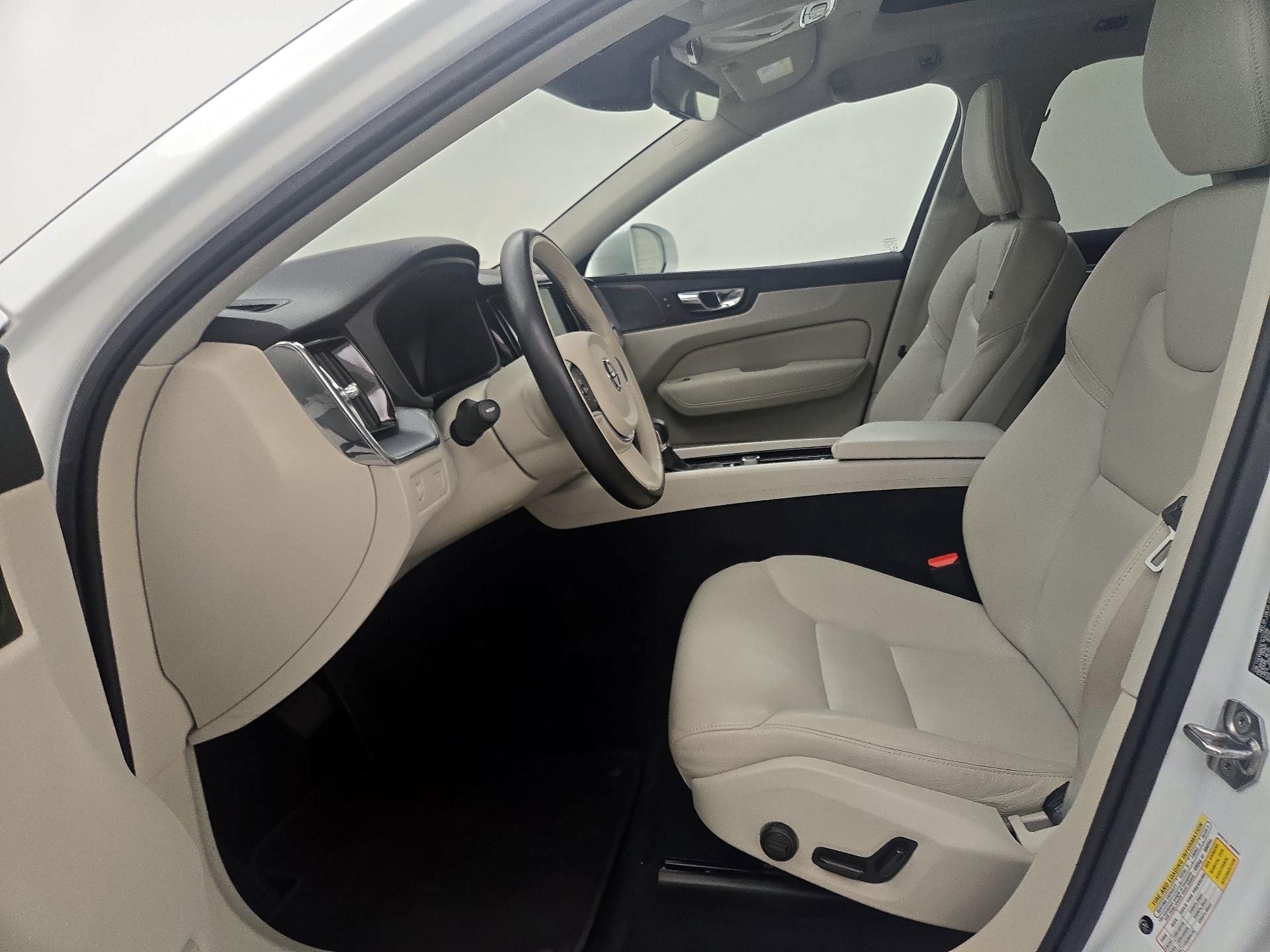 Thumbnail: 2020 Volvo XC60 - 11