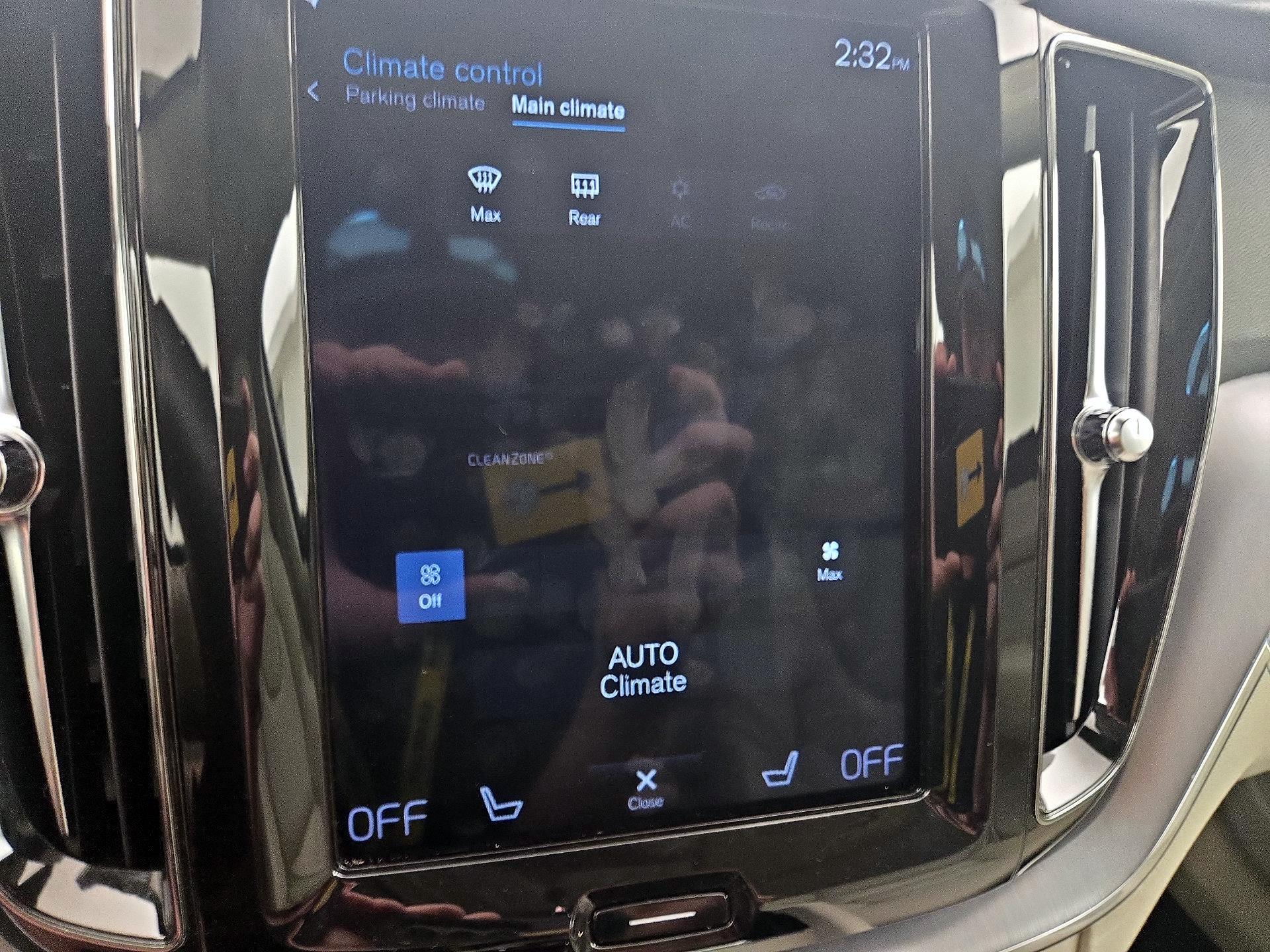 Thumbnail: 2020 Volvo XC60 - 17
