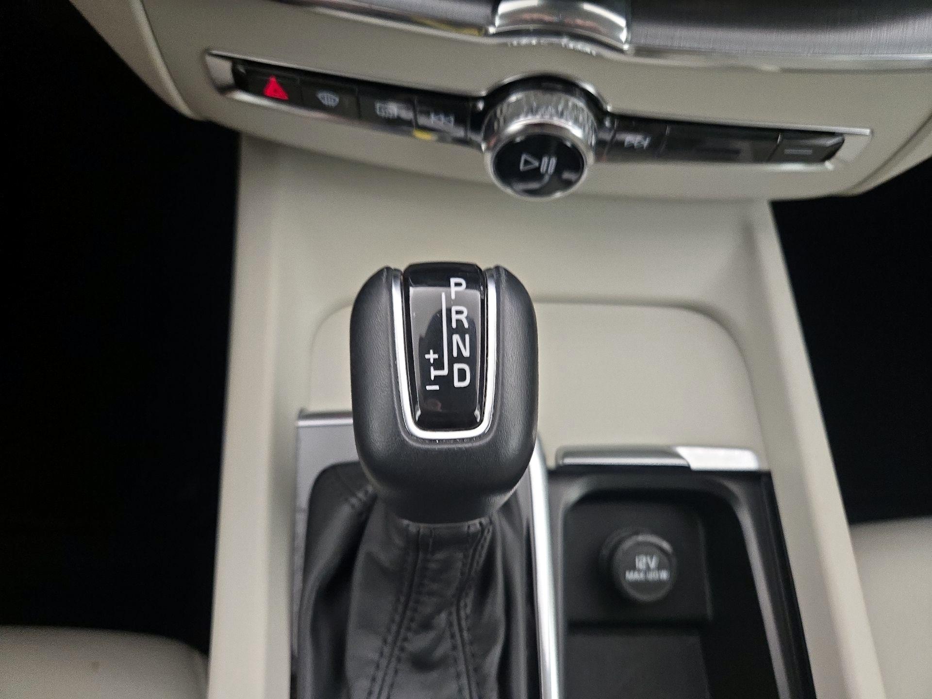 Thumbnail: 2020 Volvo XC60 - 18