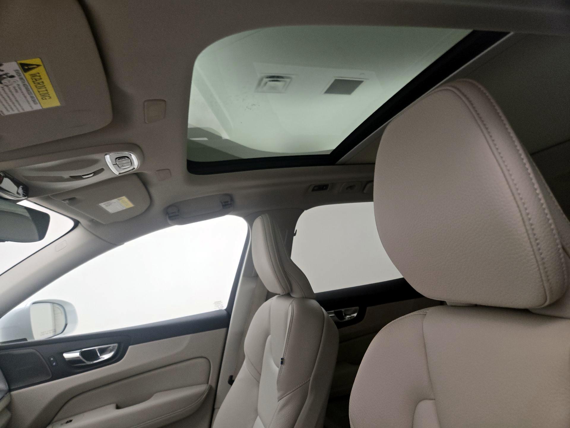 Thumbnail: 2020 Volvo XC60 - 20