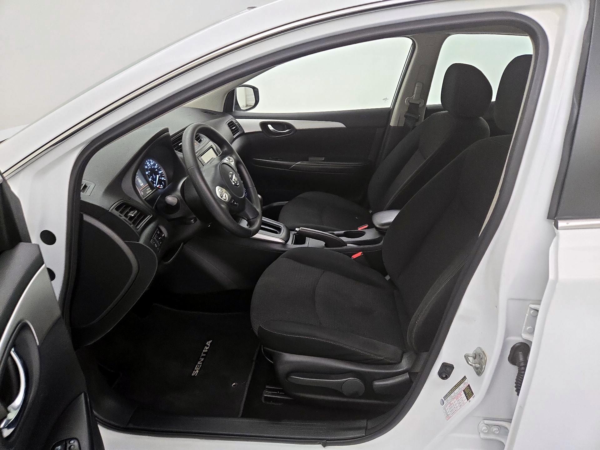Thumbnail: 2019 Nissan Sentra - 11
