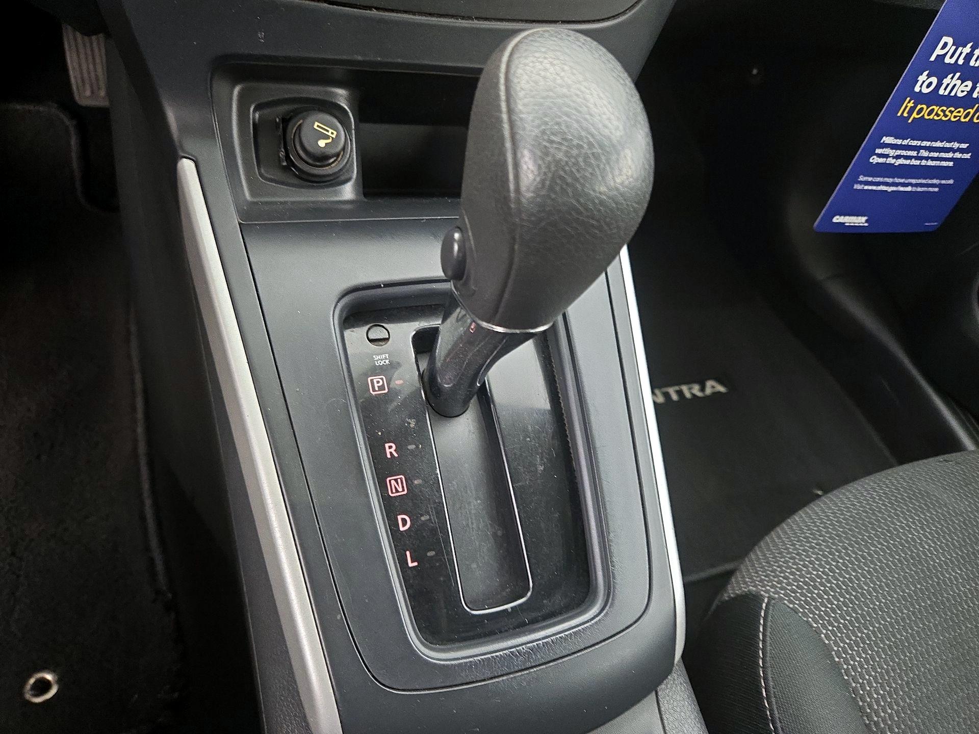 Thumbnail: 2019 Nissan Sentra - 17