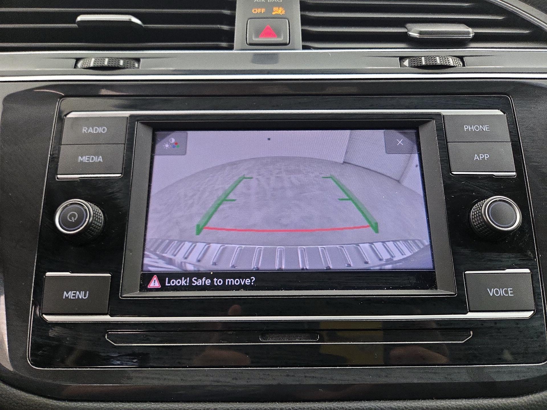 Thumbnail: 2021 Volkswagen Tiguan - 14