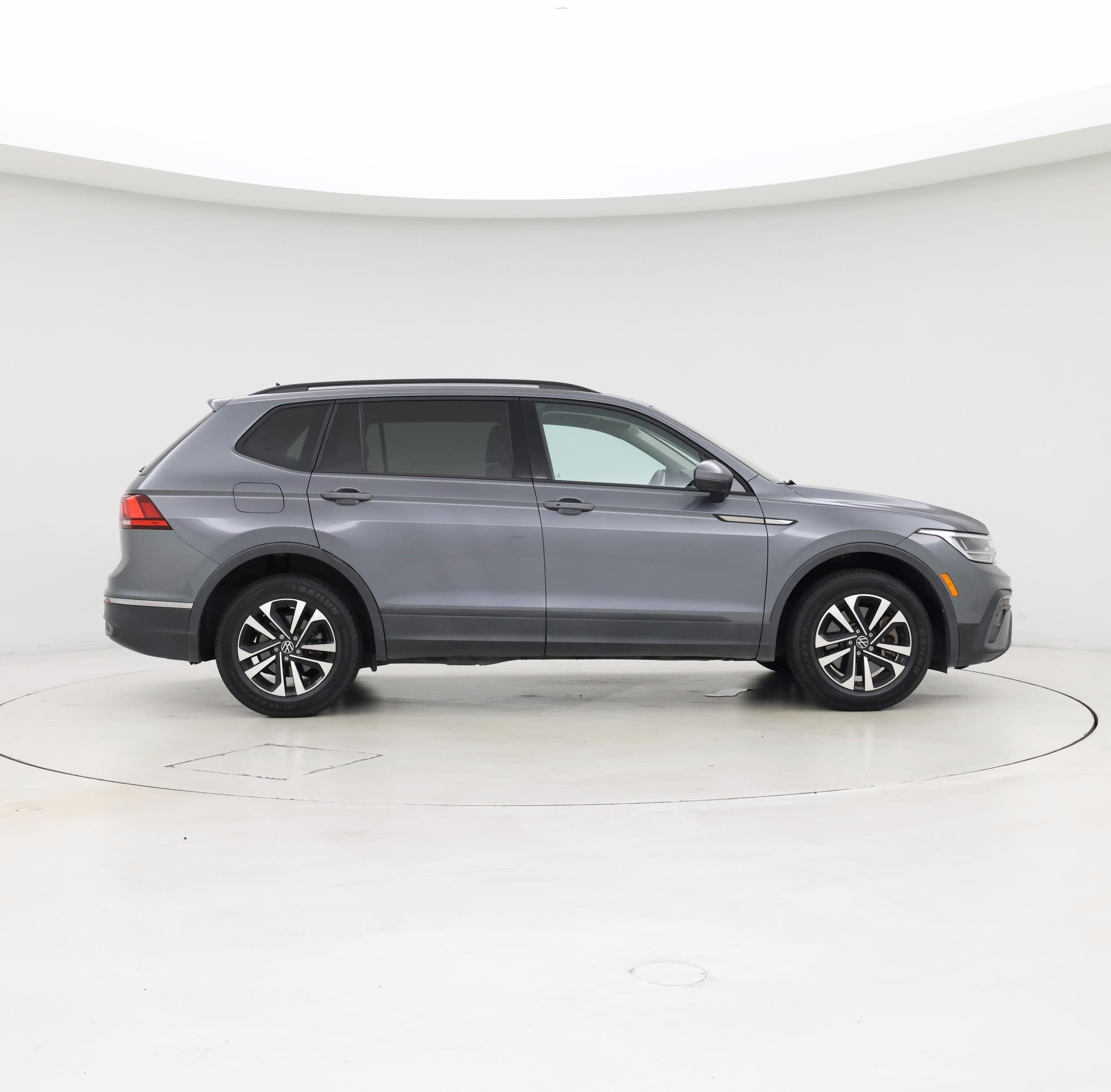 Thumbnail: 2022 Volkswagen Tiguan - 7