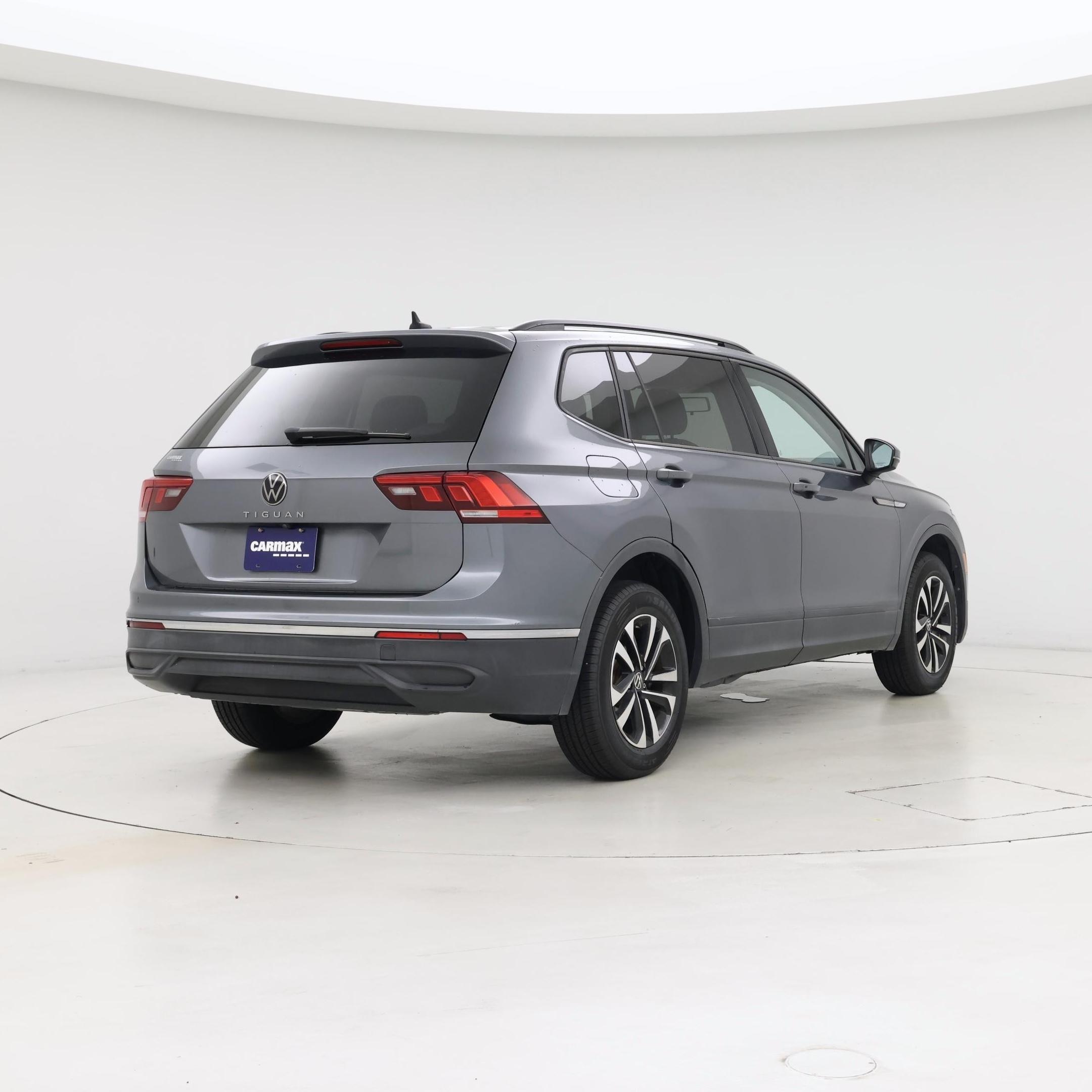 Thumbnail: 2022 Volkswagen Tiguan - 8