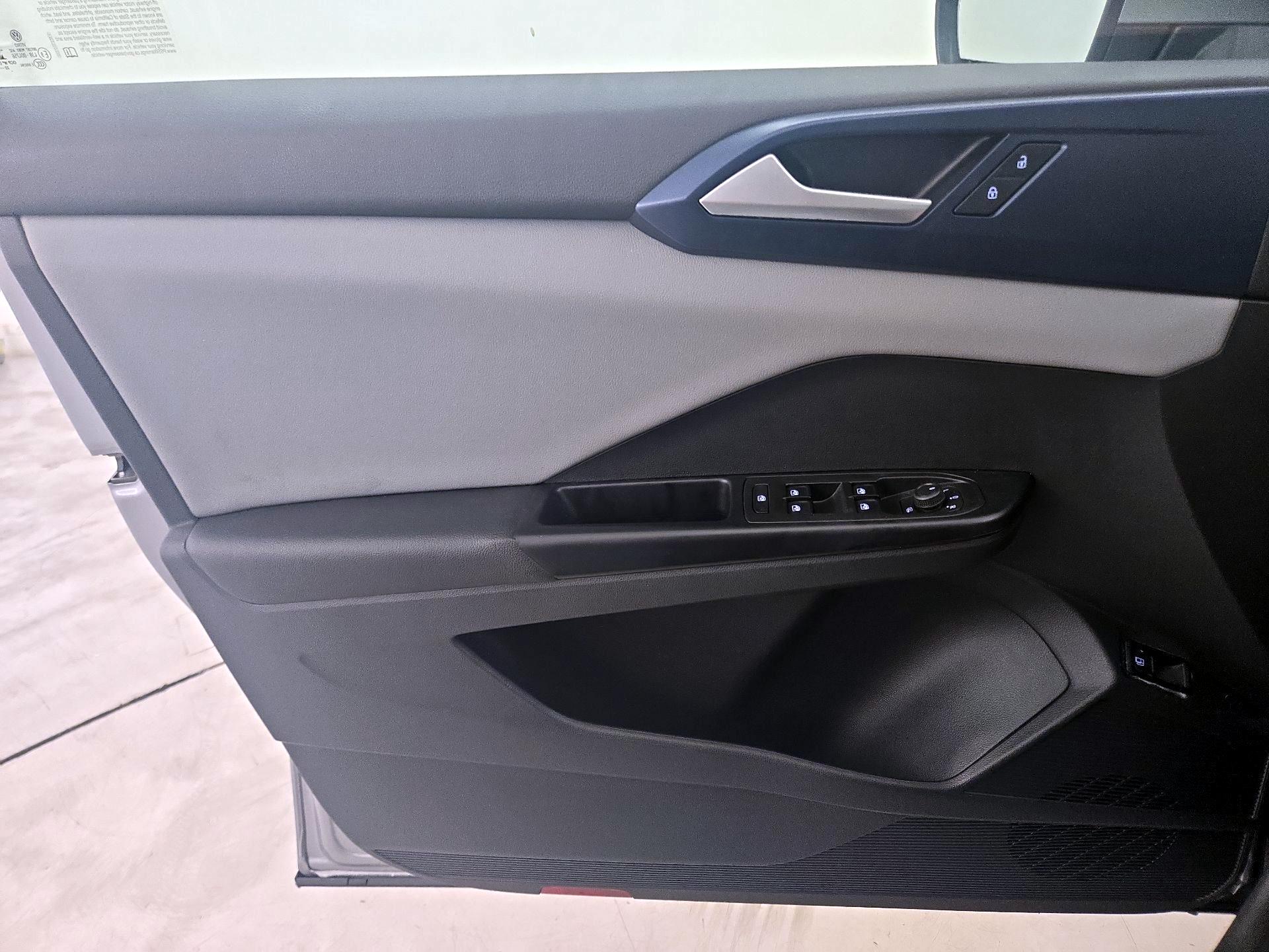 Thumbnail: 2023 Volkswagen Taos - 12