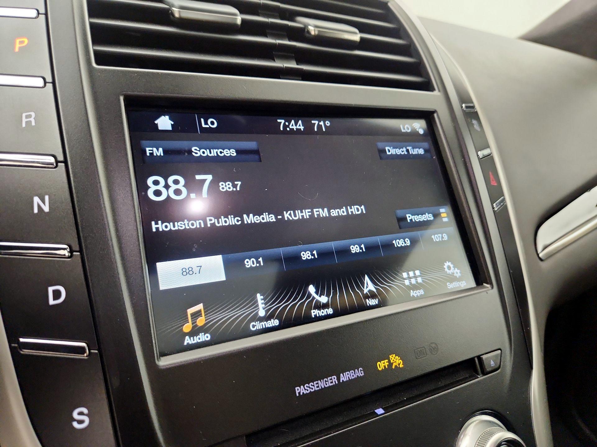Thumbnail: 2019 Lincoln MKC - 16