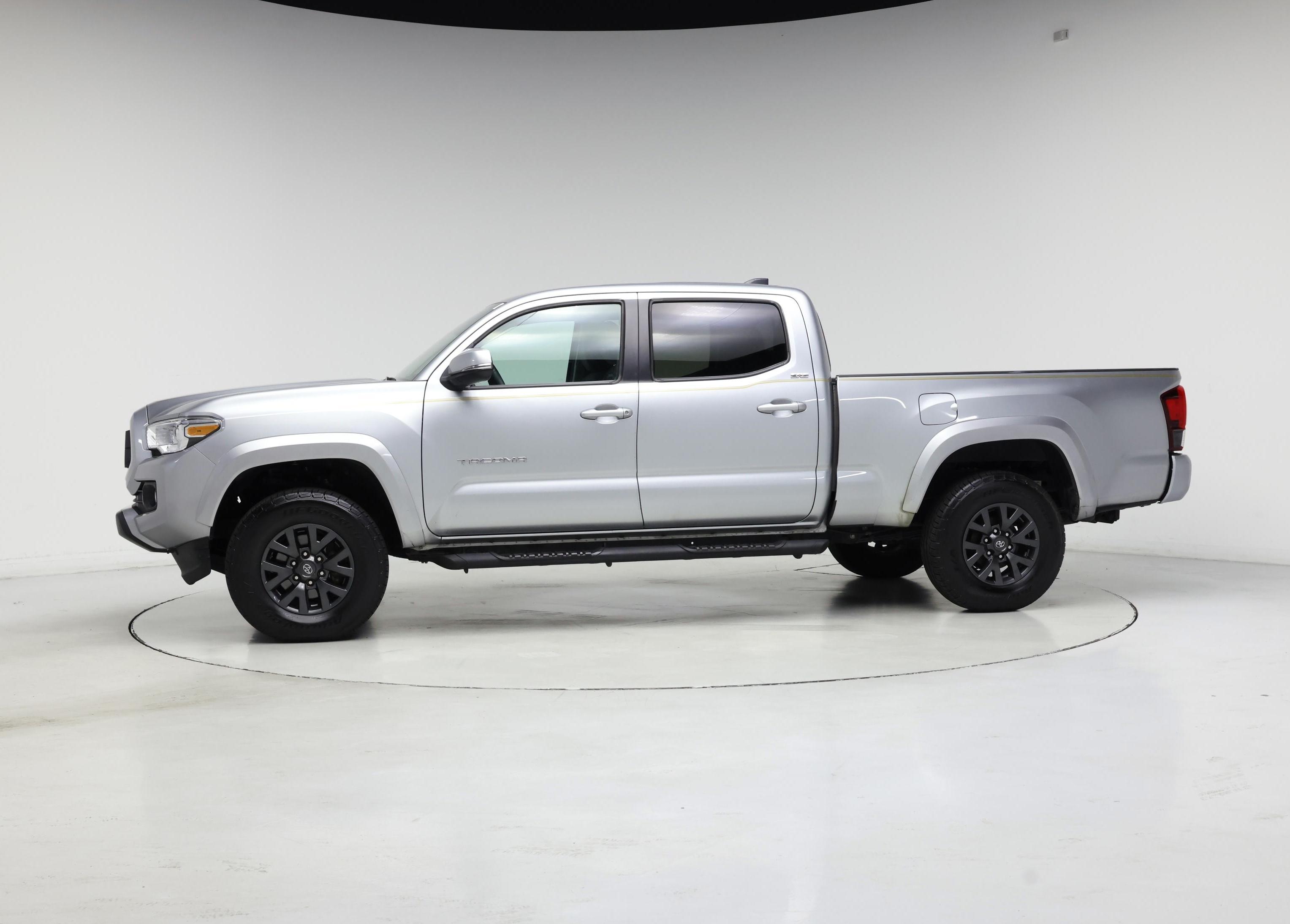 Thumbnail: 2022 Toyota Tacoma - 3