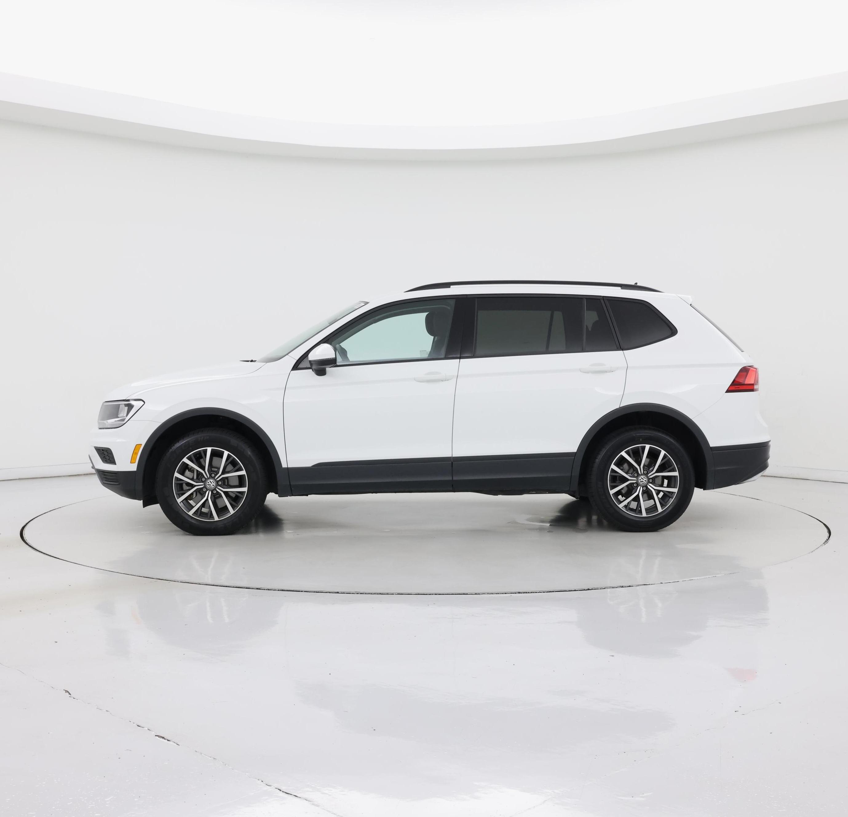 Thumbnail: 2021 Volkswagen Tiguan - 3