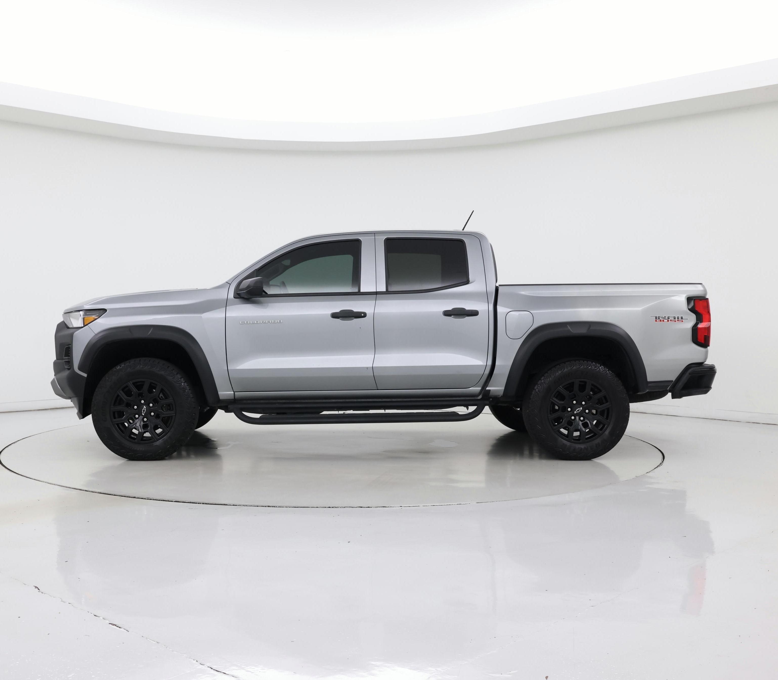 Thumbnail: 2024 Chevrolet Colorado - 3