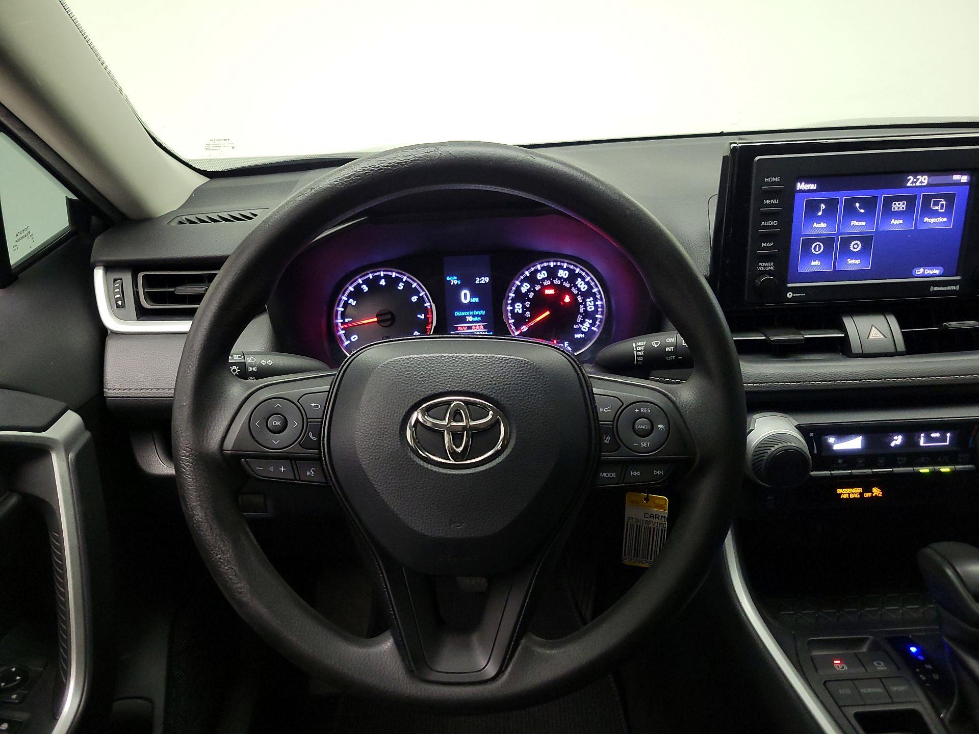 Thumbnail: 2021 Toyota RAV4 - 10