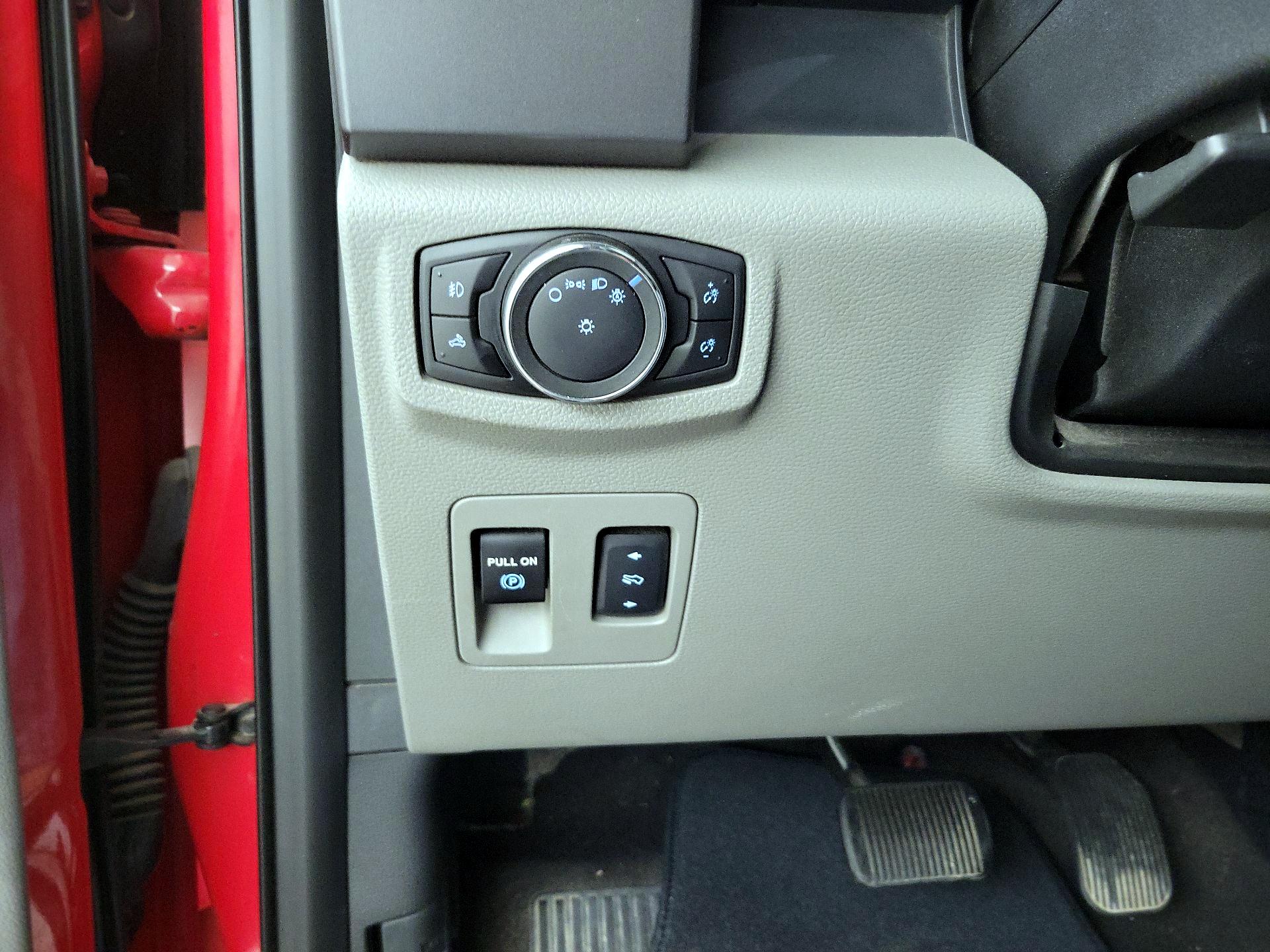 Thumbnail: 2015 Ford F-150 - 13