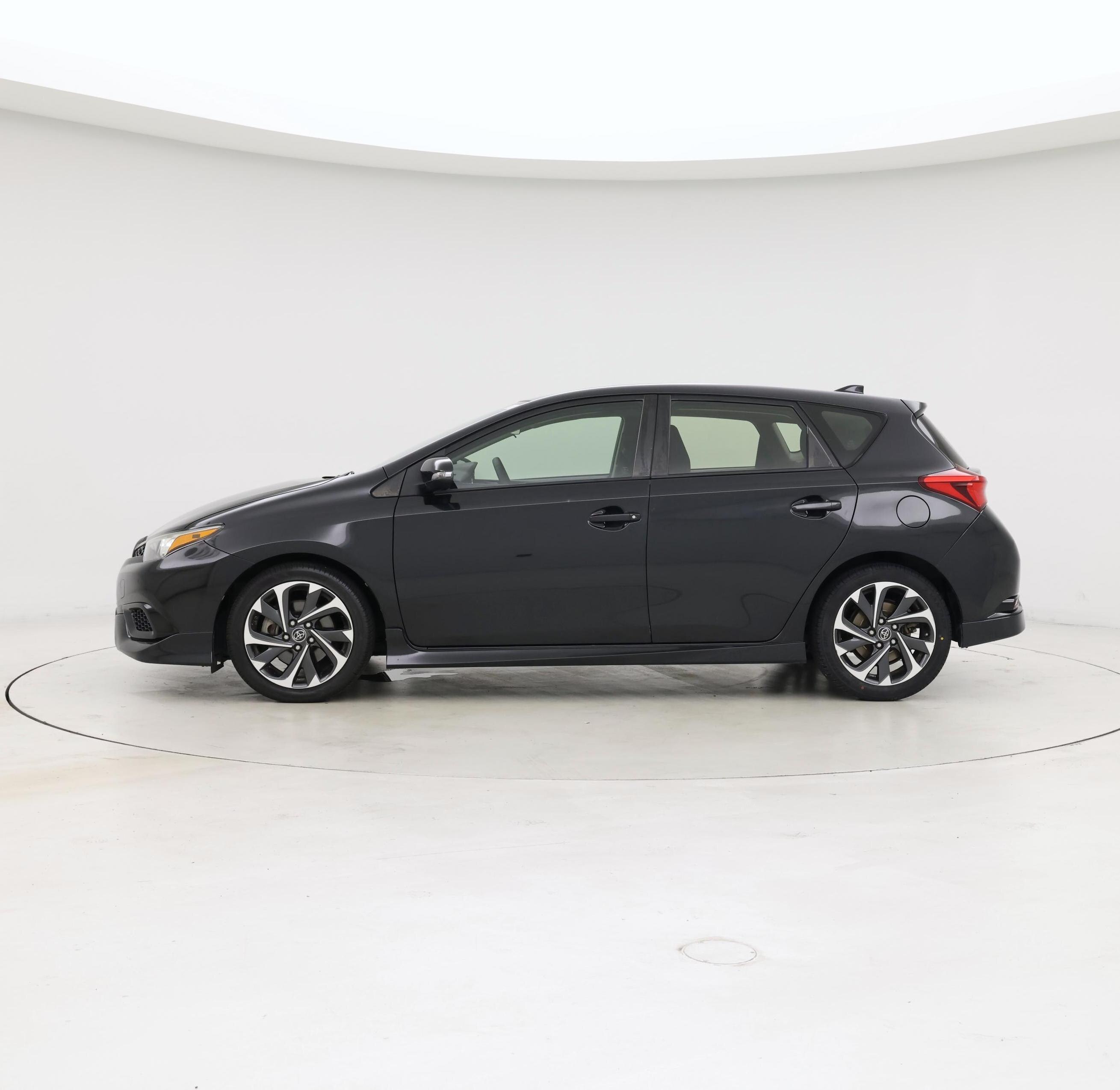 Thumbnail: 2017 Toyota Corolla iM - 3