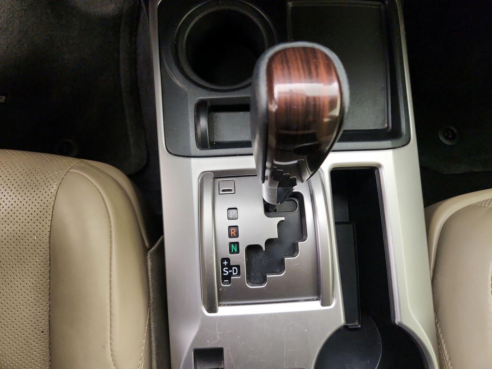 Thumbnail: 2016 Toyota 4Runner - 18
