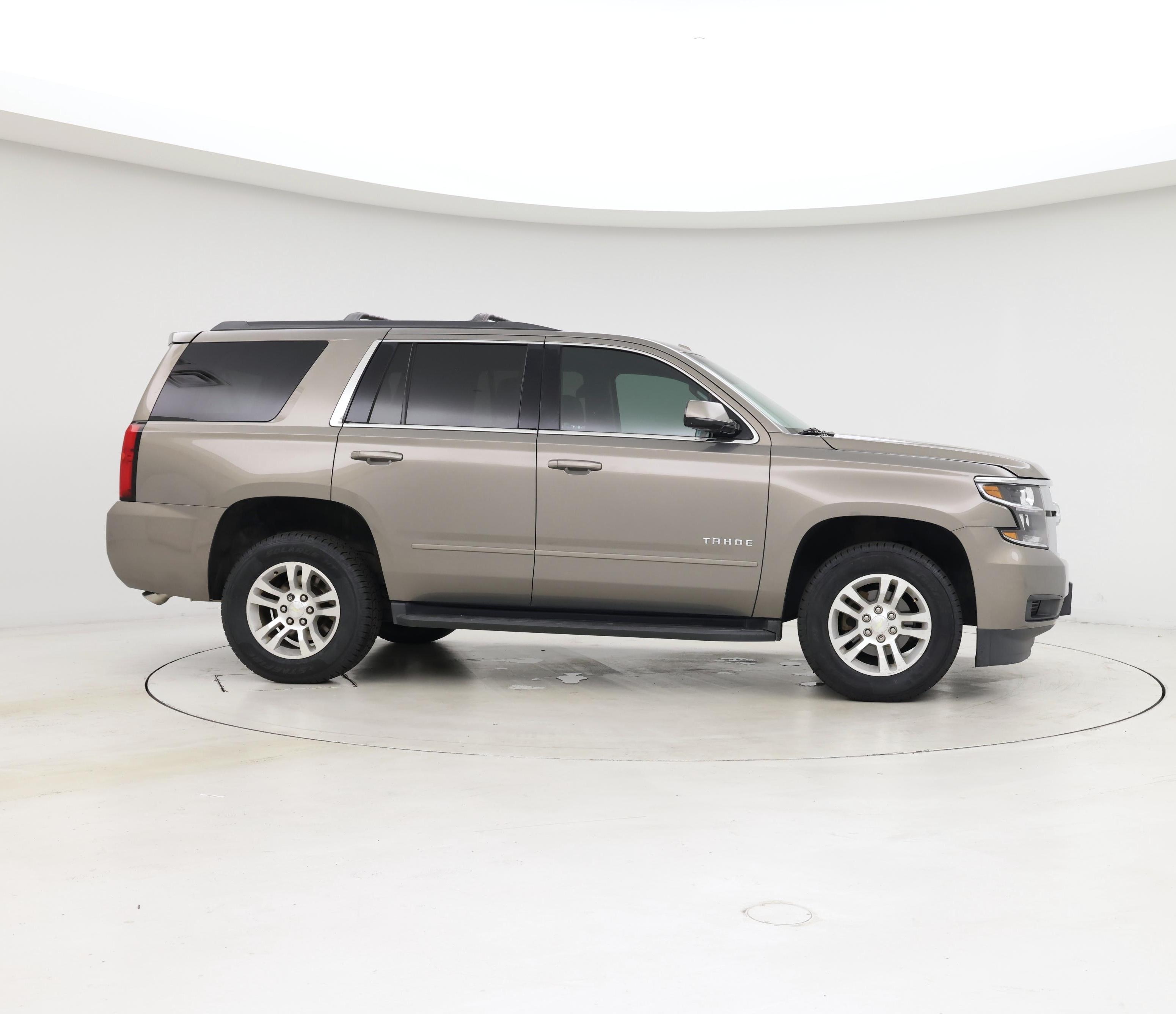 Thumbnail: 2017 Chevrolet Tahoe - 7
