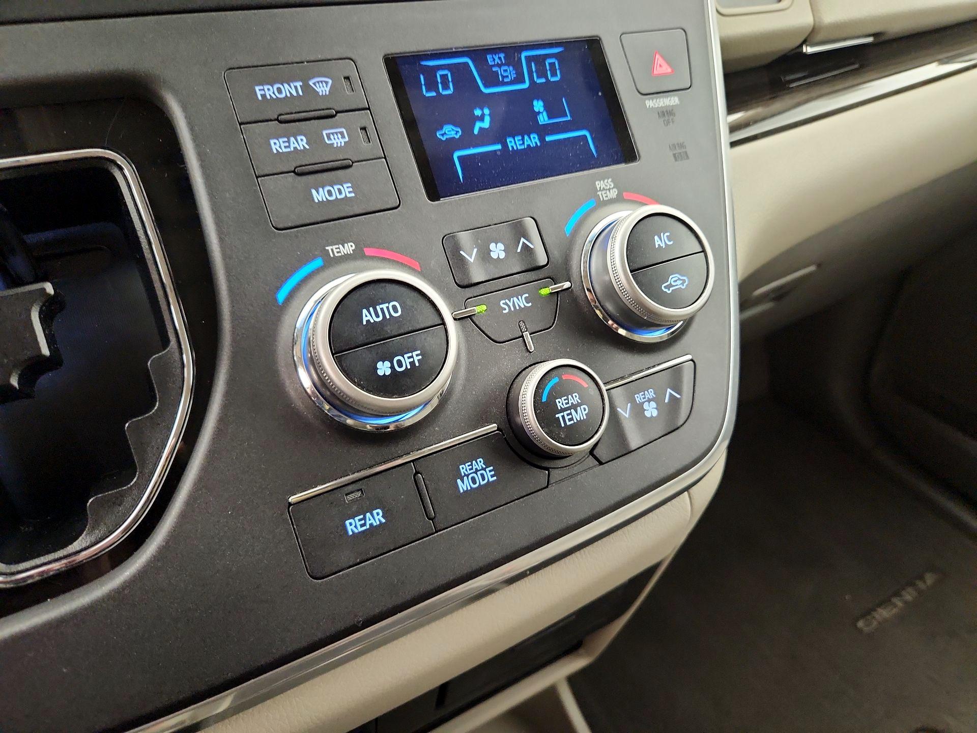 Thumbnail: 2017 Toyota Sienna - 16