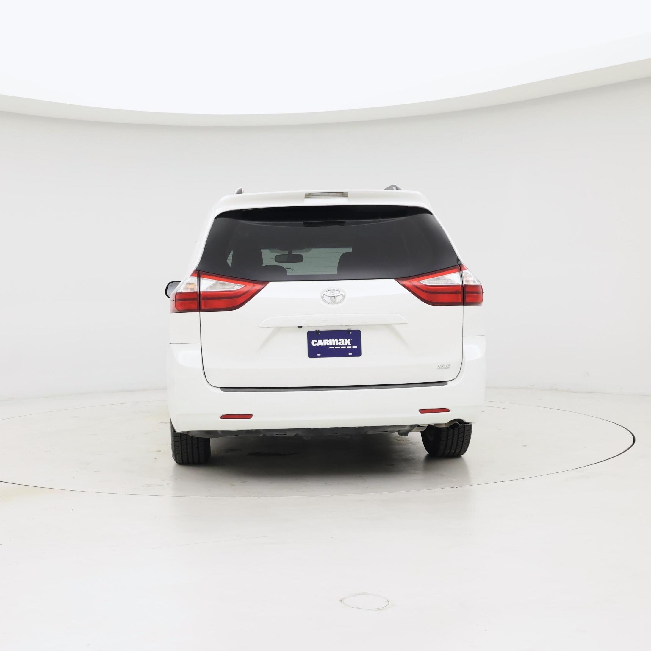 Thumbnail: 2017 Toyota Sienna - 6