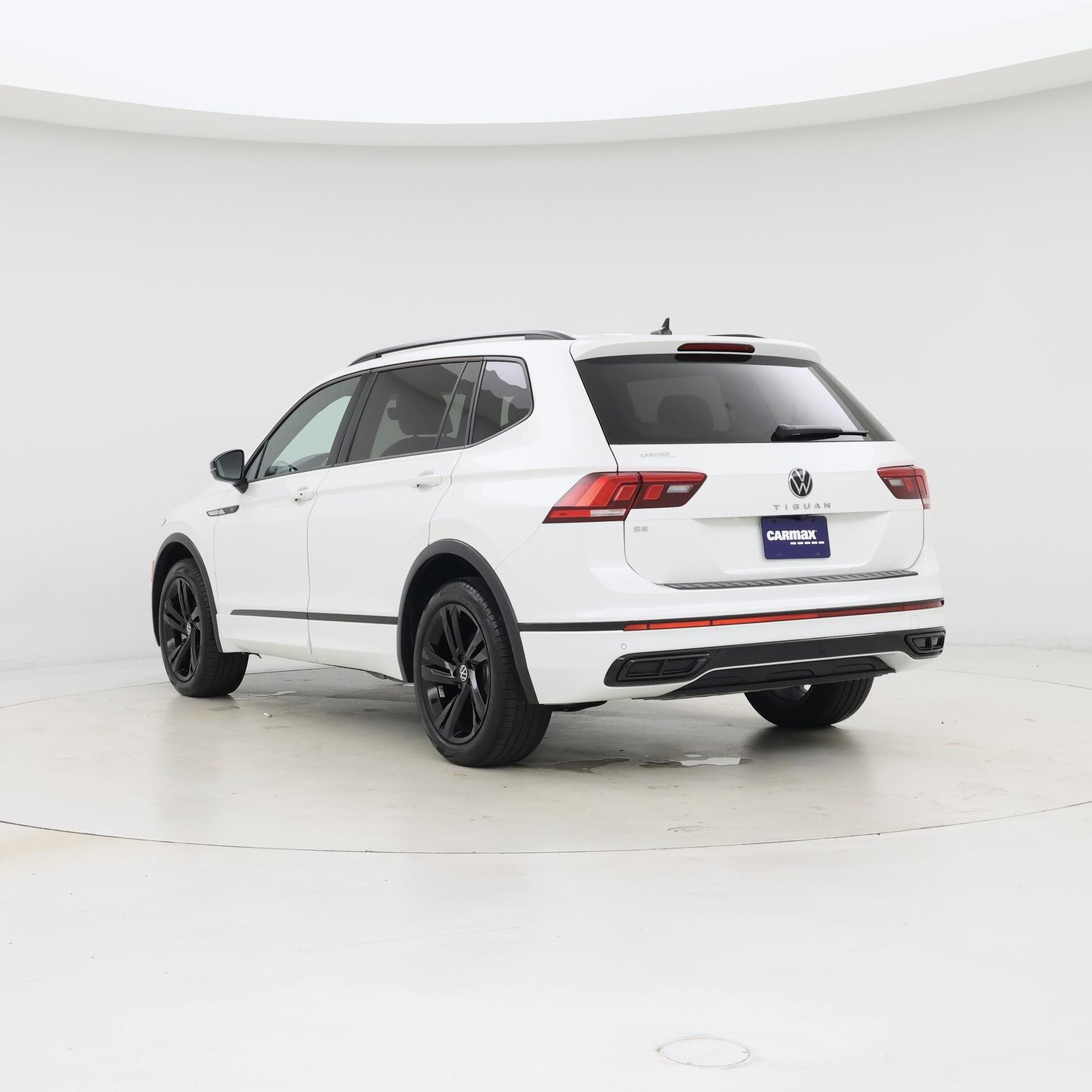 Thumbnail: 2023 Volkswagen Tiguan - 2