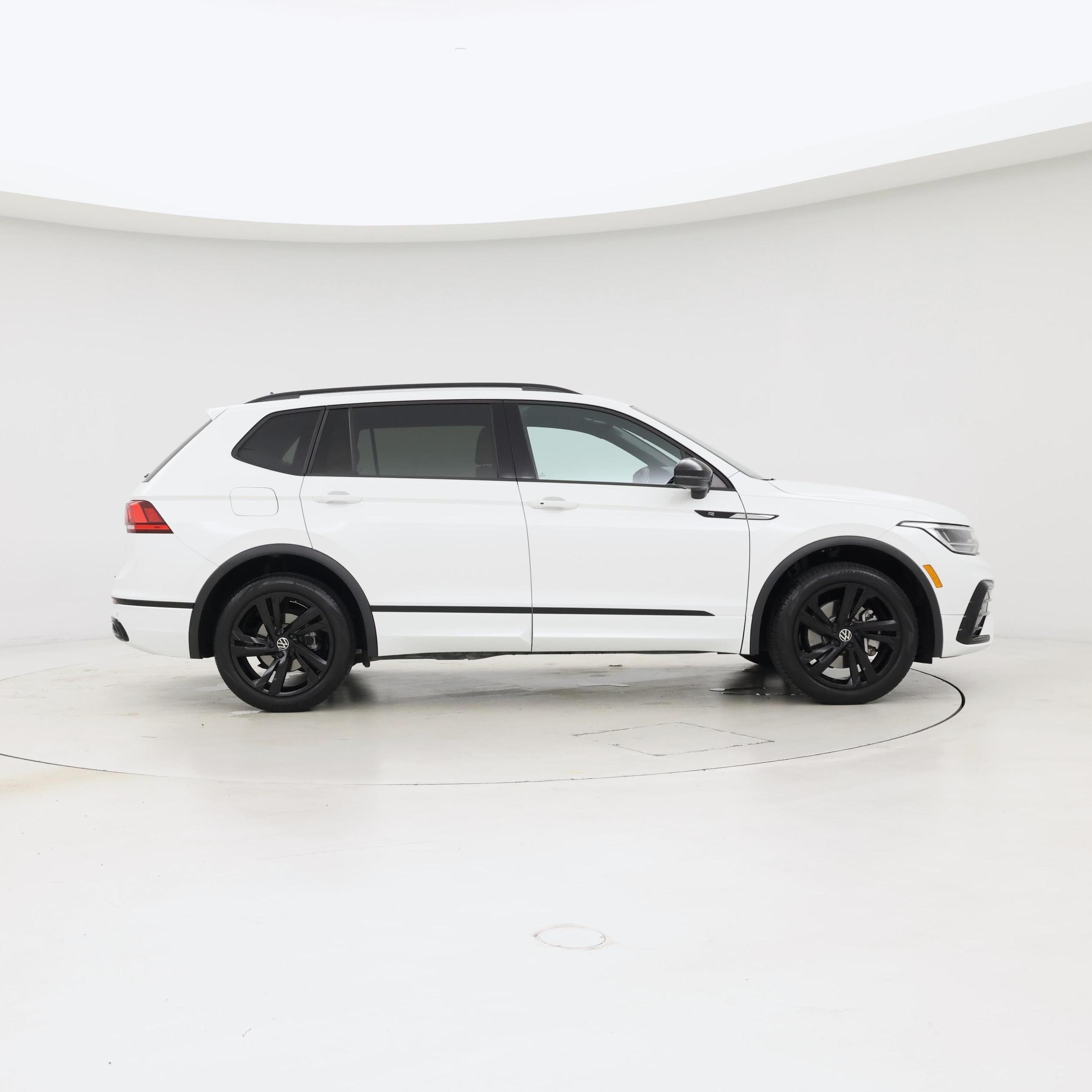 Thumbnail: 2023 Volkswagen Tiguan - 7